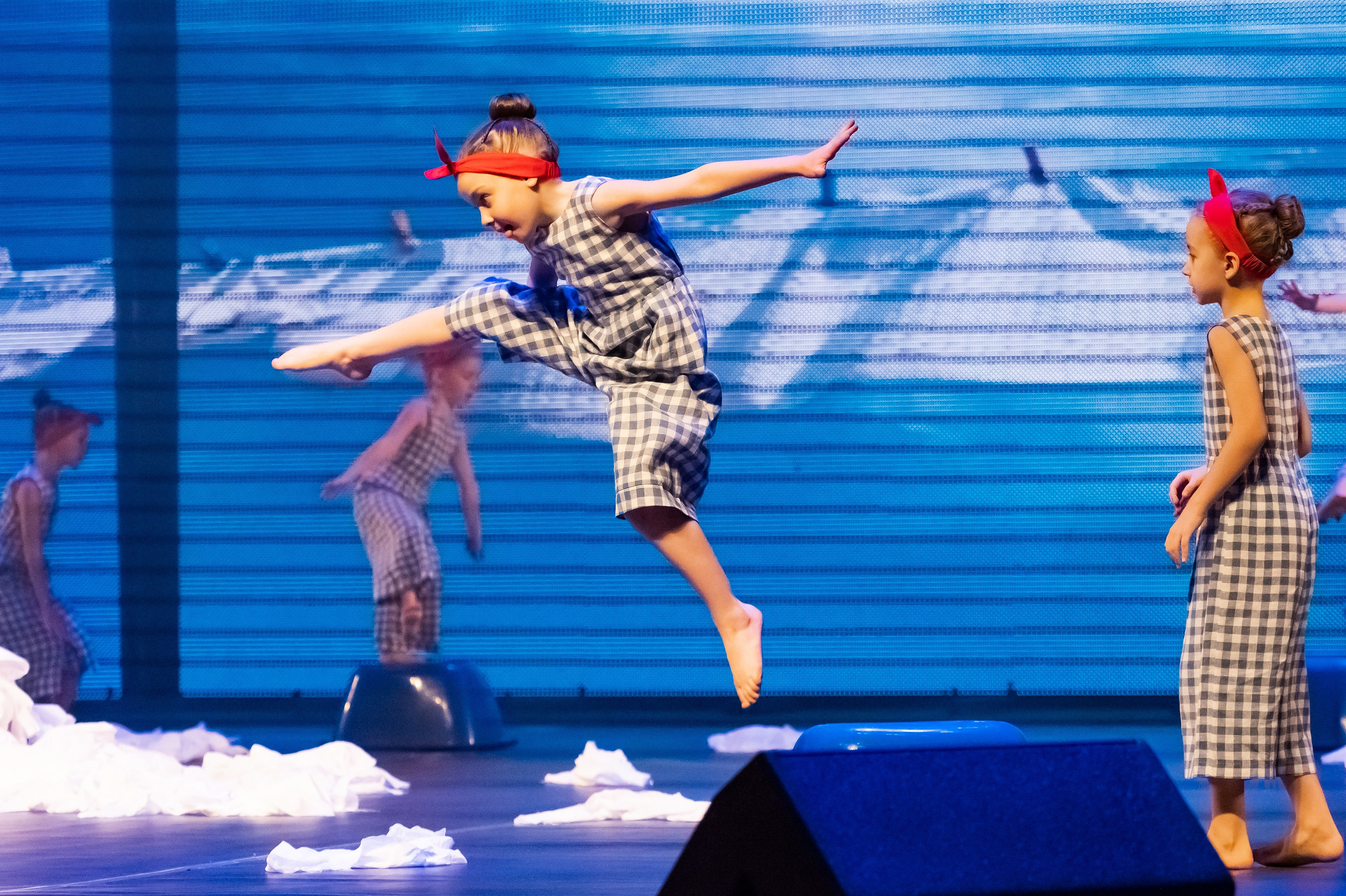 Концерт «Пространные танцы». Репортажный, семейный и детский фотограф в Пензе и Заречном Арина Ермилова. Картины барельеф на заказ