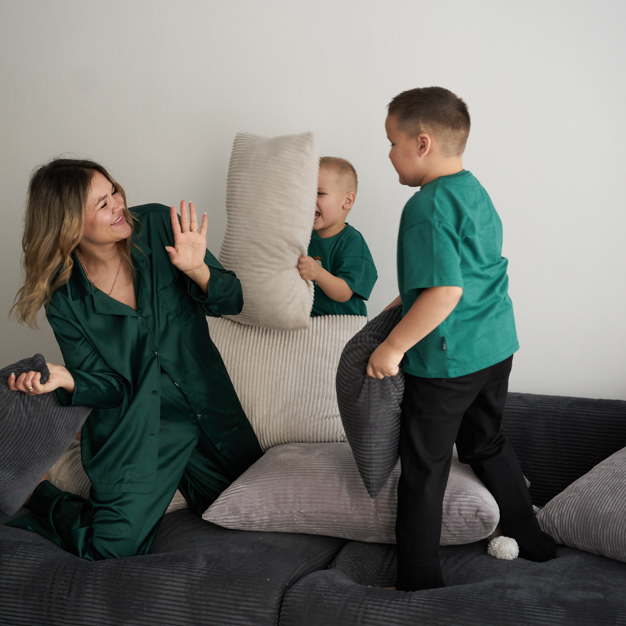 Семейная фотосессия дома. Фотограф Екатеринбург Кокшарова Александра