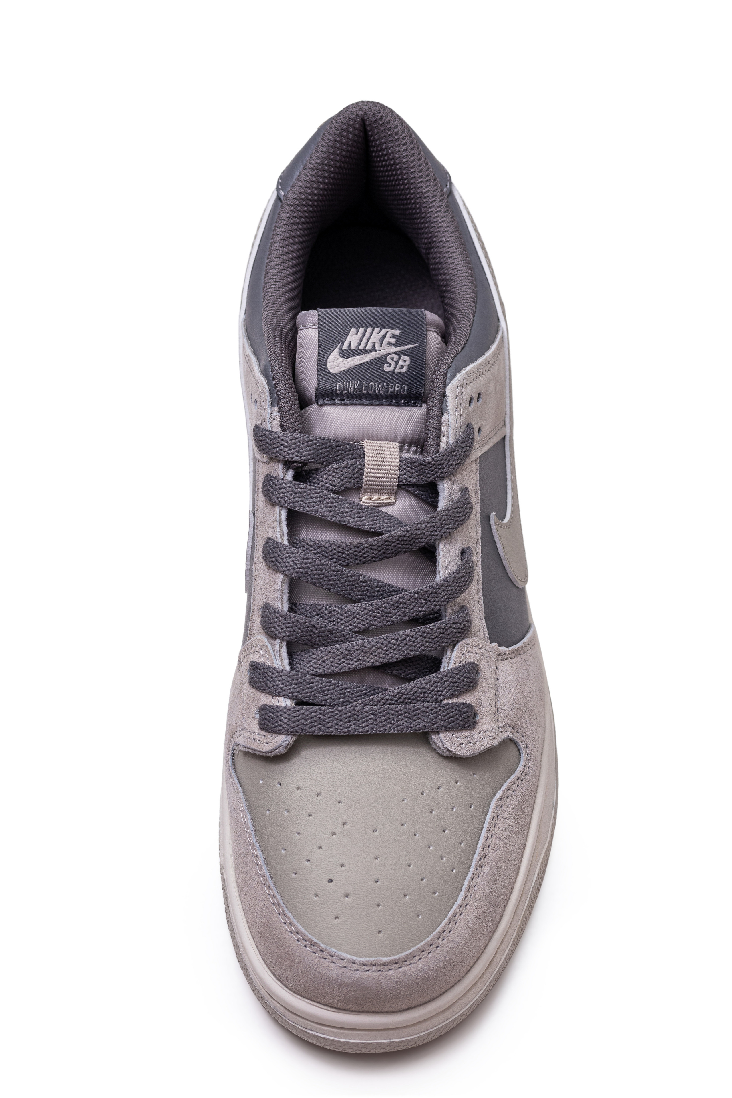 Кроссовки для маркетплейса. Предметная фотосъемка в Москве. Предметная фотостудия Москва