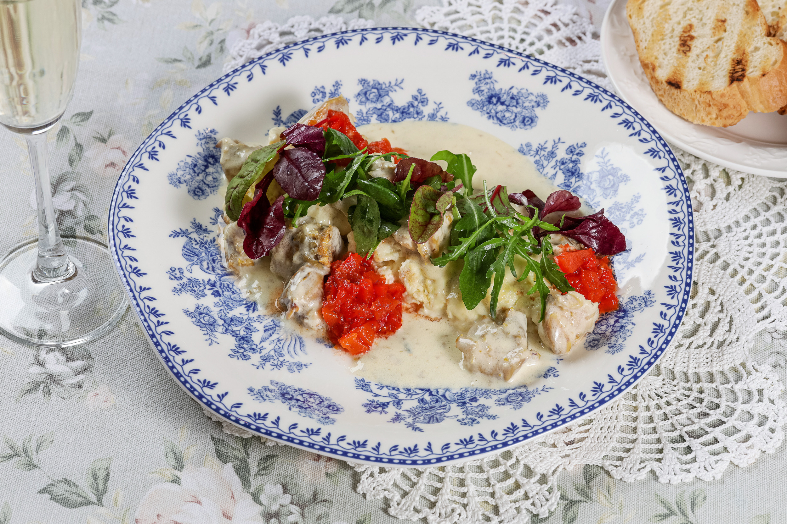 Контент съемка для ресторана «Оливье». Предметная фотосъемка в Москве. Предметная фотостудия Москва