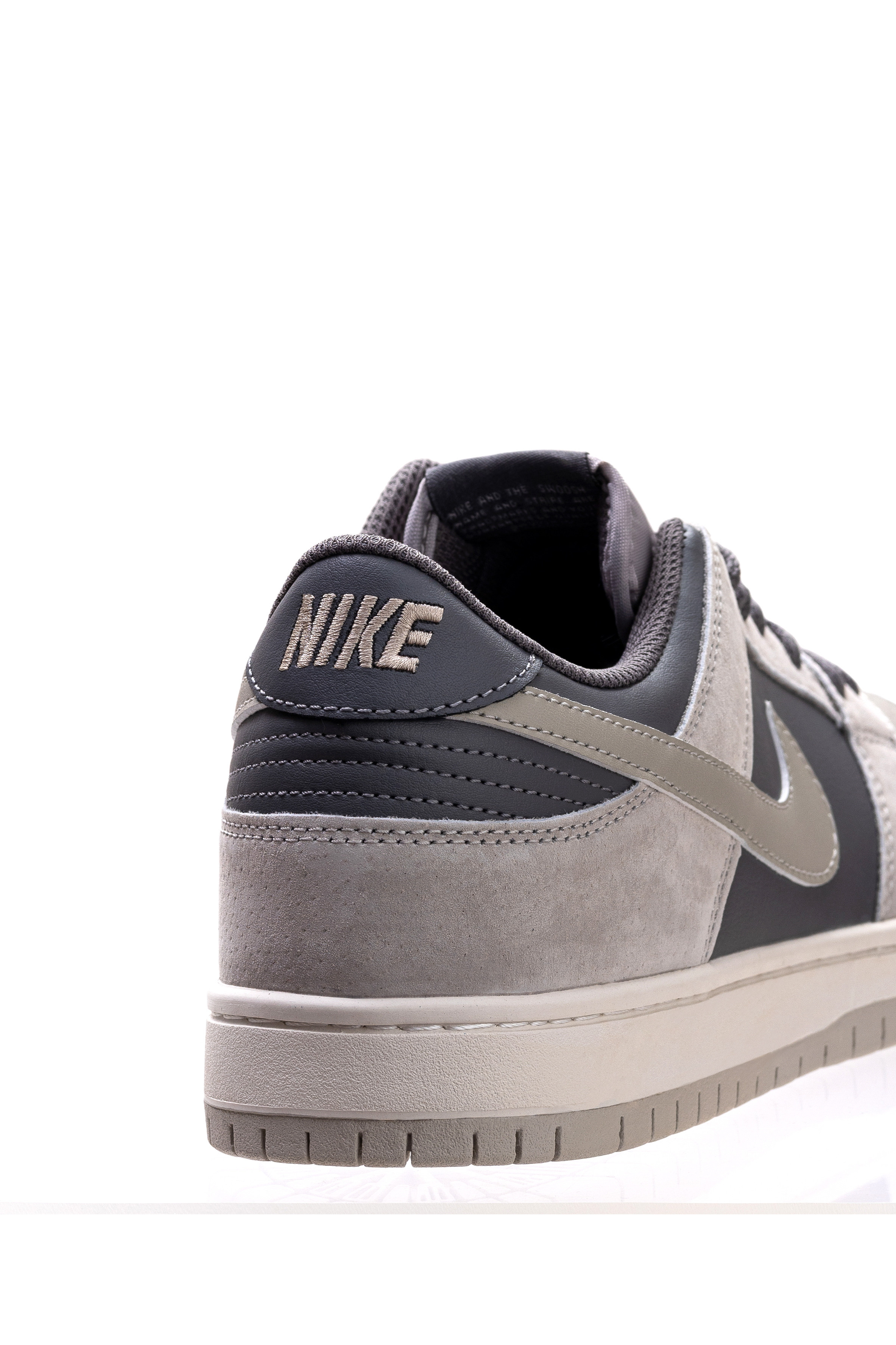 Кроссовки для маркетплейса. Предметная фотосъемка в Москве. Предметная фотостудия Москва