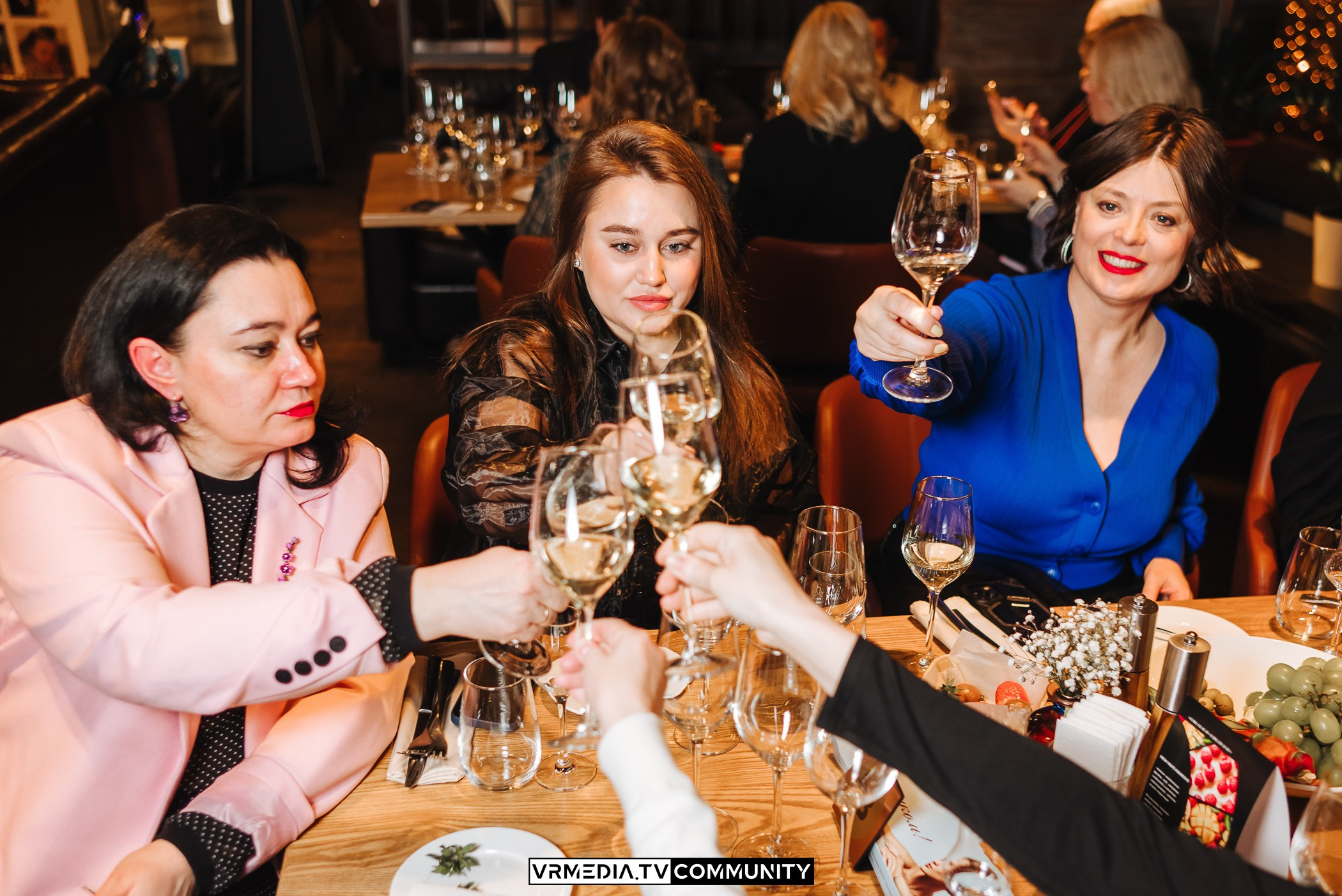 Модный вторник. Винный вечер «Жизнь замечательных людей»