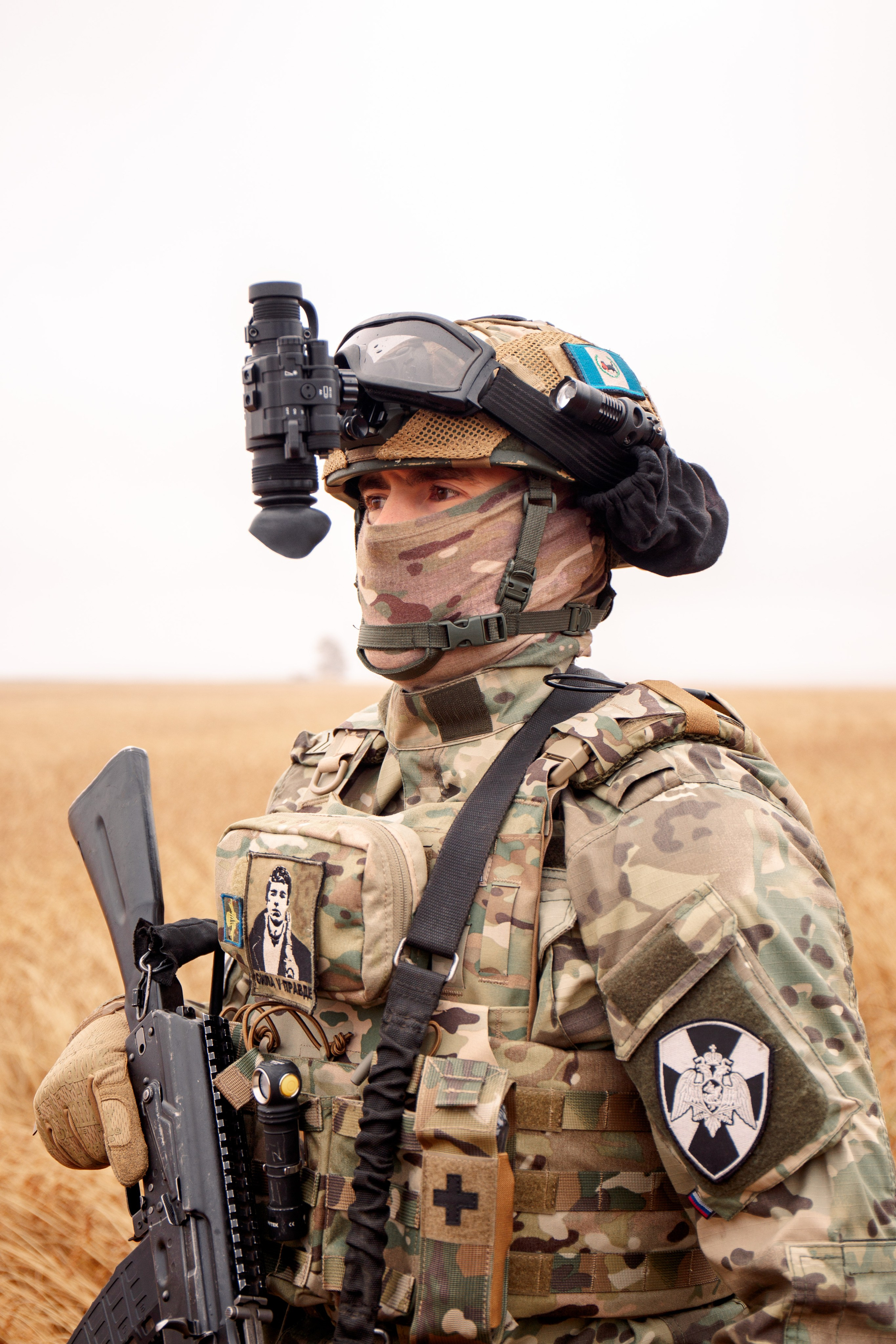 Поле. Для тех, кто не ждёт удачи, а создаёт её. Каждая фотосессия — это твой момент, твой стиль, твой успех. 📸