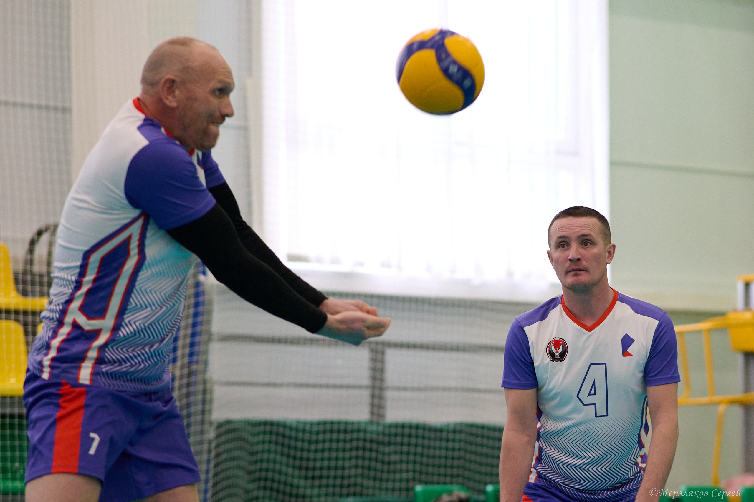 Новогодний волейбольный турнир. Ижевск. 16.12.23. Спортивный репортажный фотограф в Ижевске Сергей Мерзляков