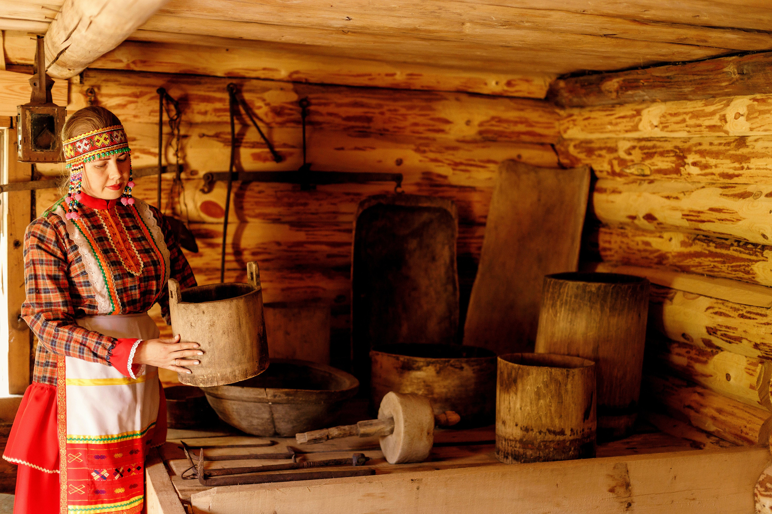 Фотосессия с Екатериной Анисимовой в Ибресинском этнографическом музее. Портретный и репортажный фотограф в Чебоксарах Андриян Чаркин
