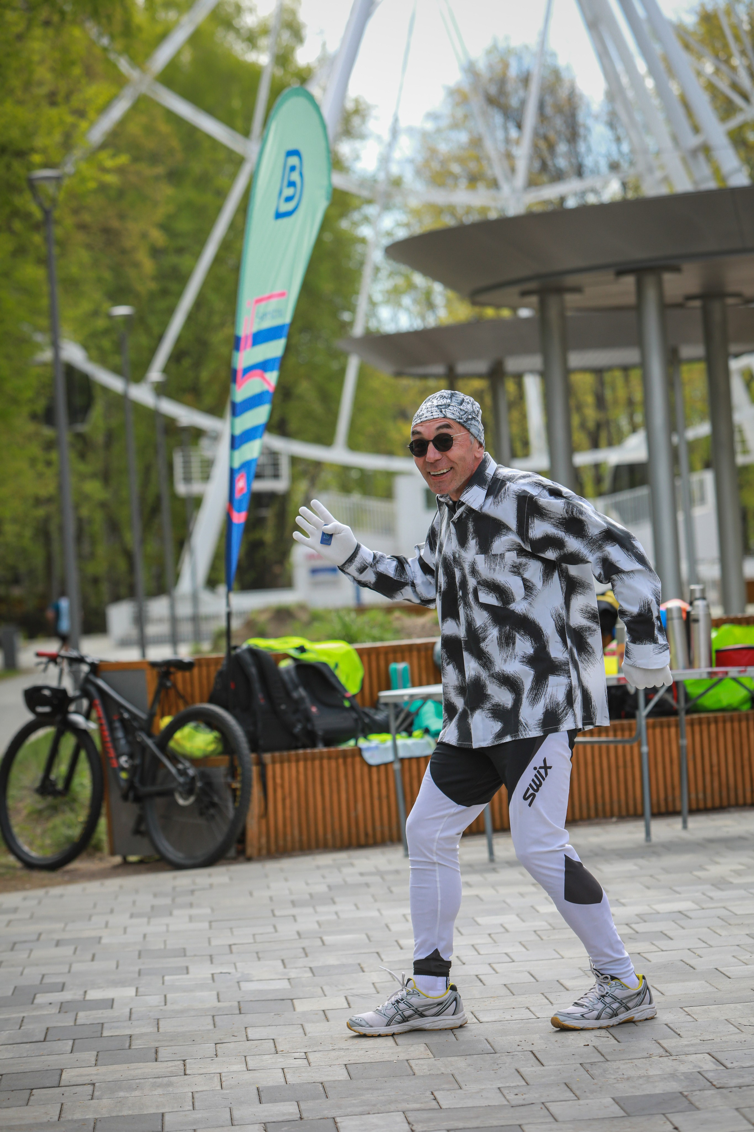 Черно-белый 101 забег 5 вёрст Химки. Фотограф Сергей Ловкий