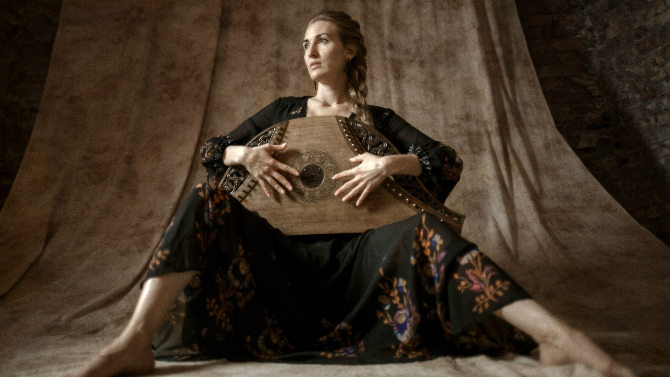 ПОРТРЕТ С ГУСЛЯМИ. Фотограф и Видеограф Артур Гимаев