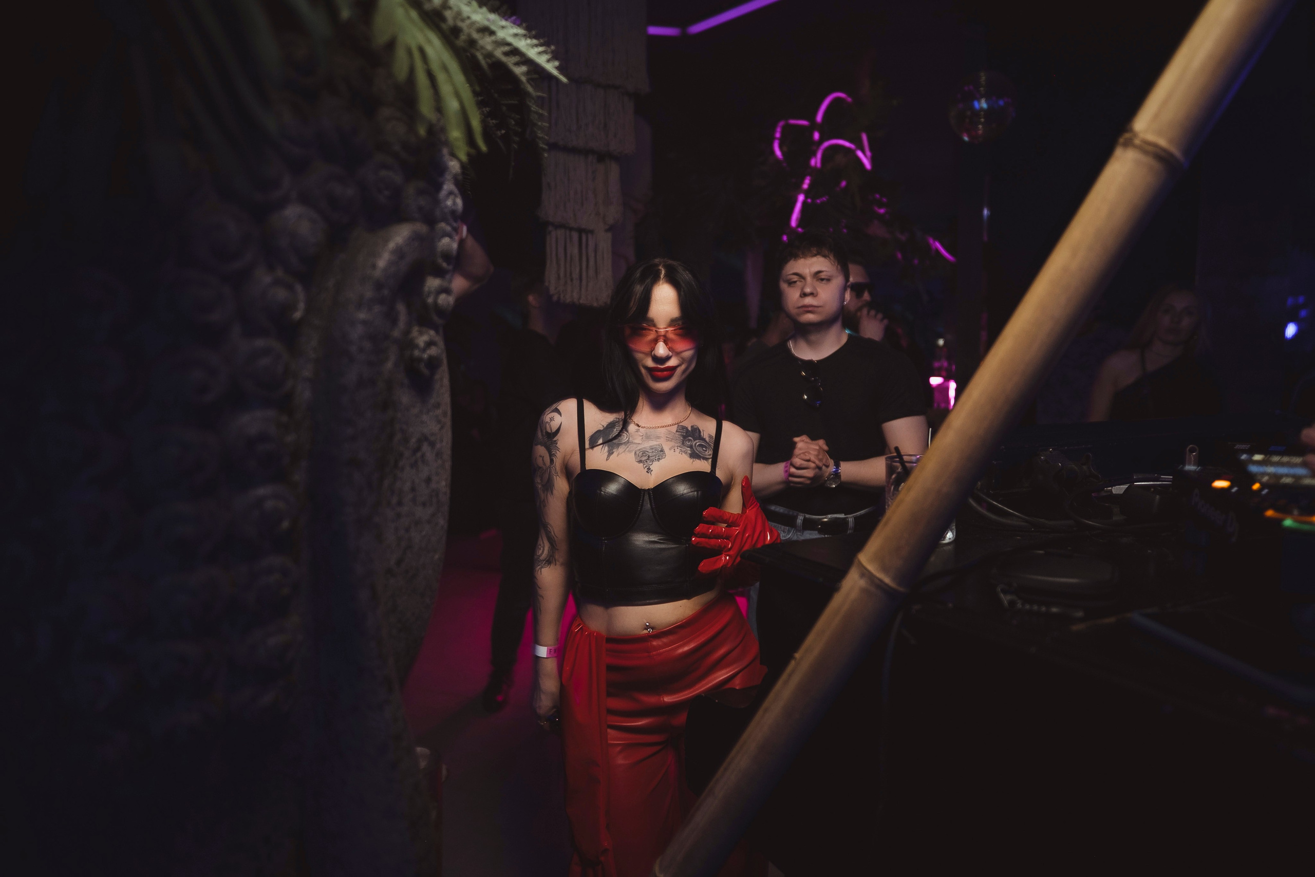 Embargo 27/04. Главная