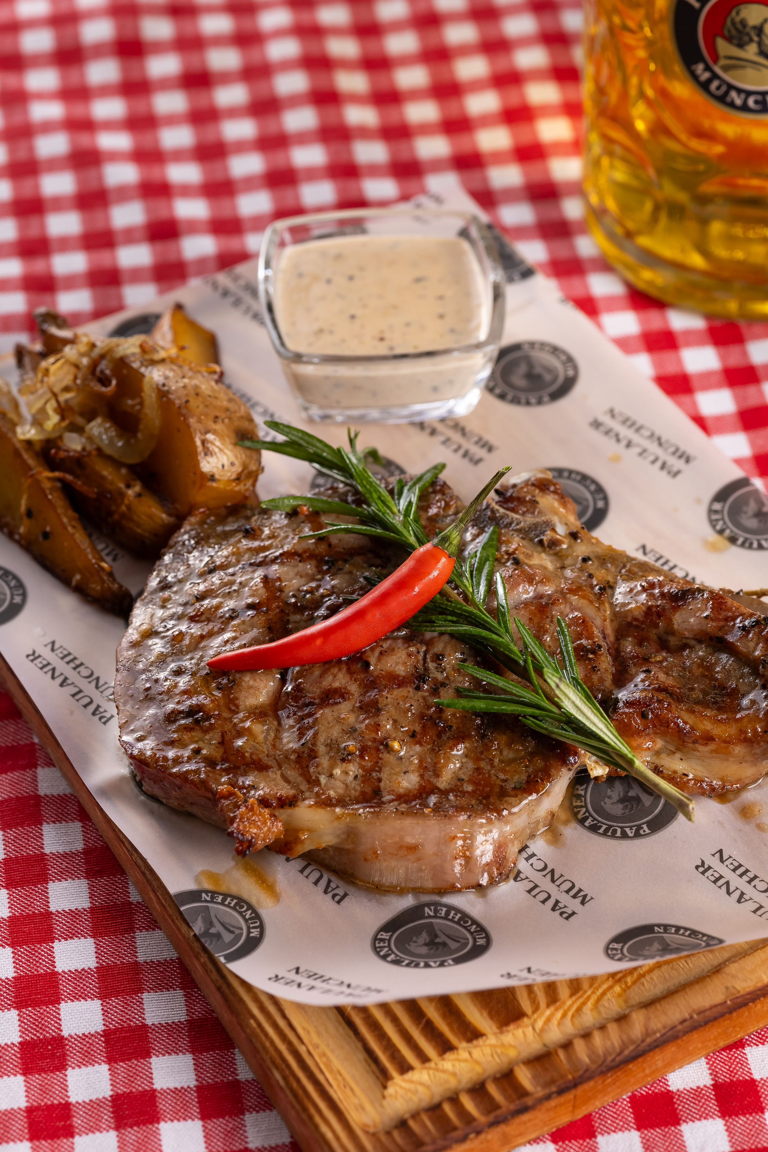 Paulaner. Рекламный фуд фотограф и видеограф в Астане Алина Лысенко