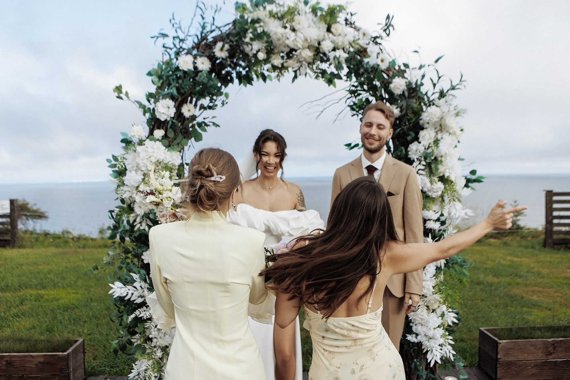 Саша и Вика 5.09.25. Свадебный фотограф Владивосток Алина Гевондова