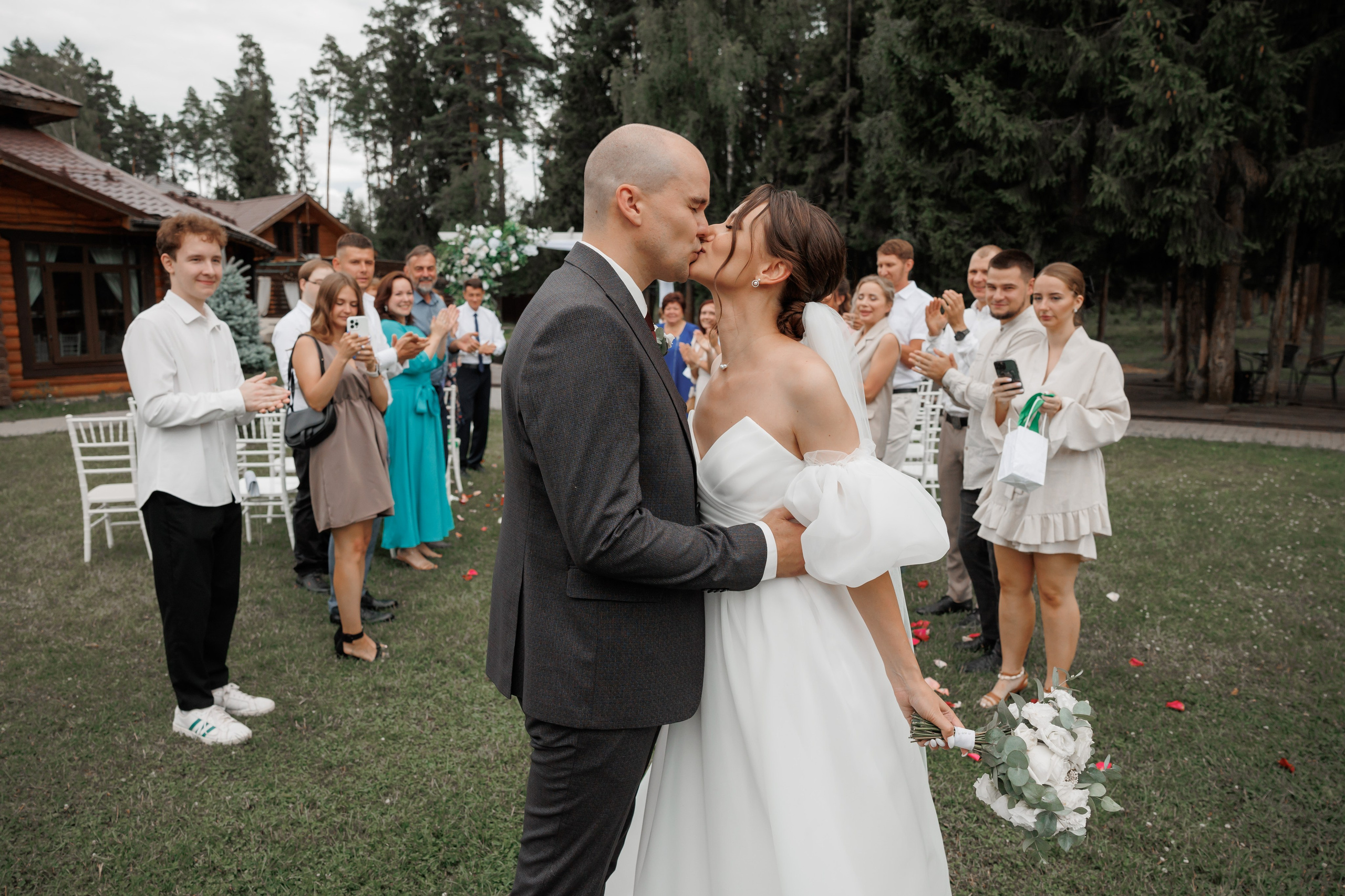 Полина и Дмитрий, загородный клуб «Барин», ЗАГС в г. Пушкино. Свадебный и репортажный фотограф (Москва, Королев и другие)