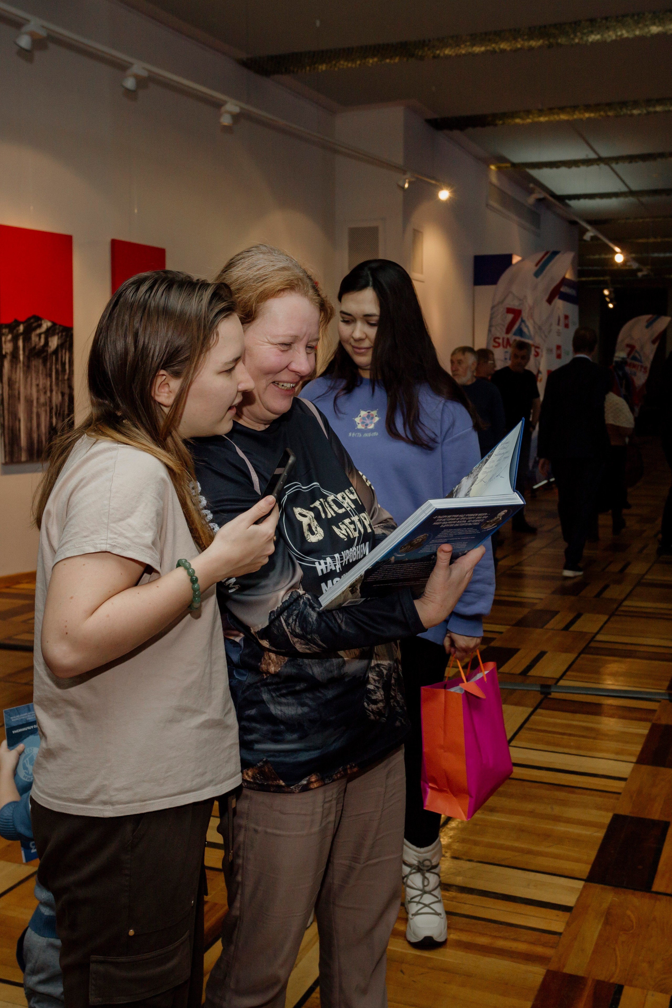 Презентация книги Аллы Мишиной. Деловая и Бизнес съемка в  Москве Инесса Грушко