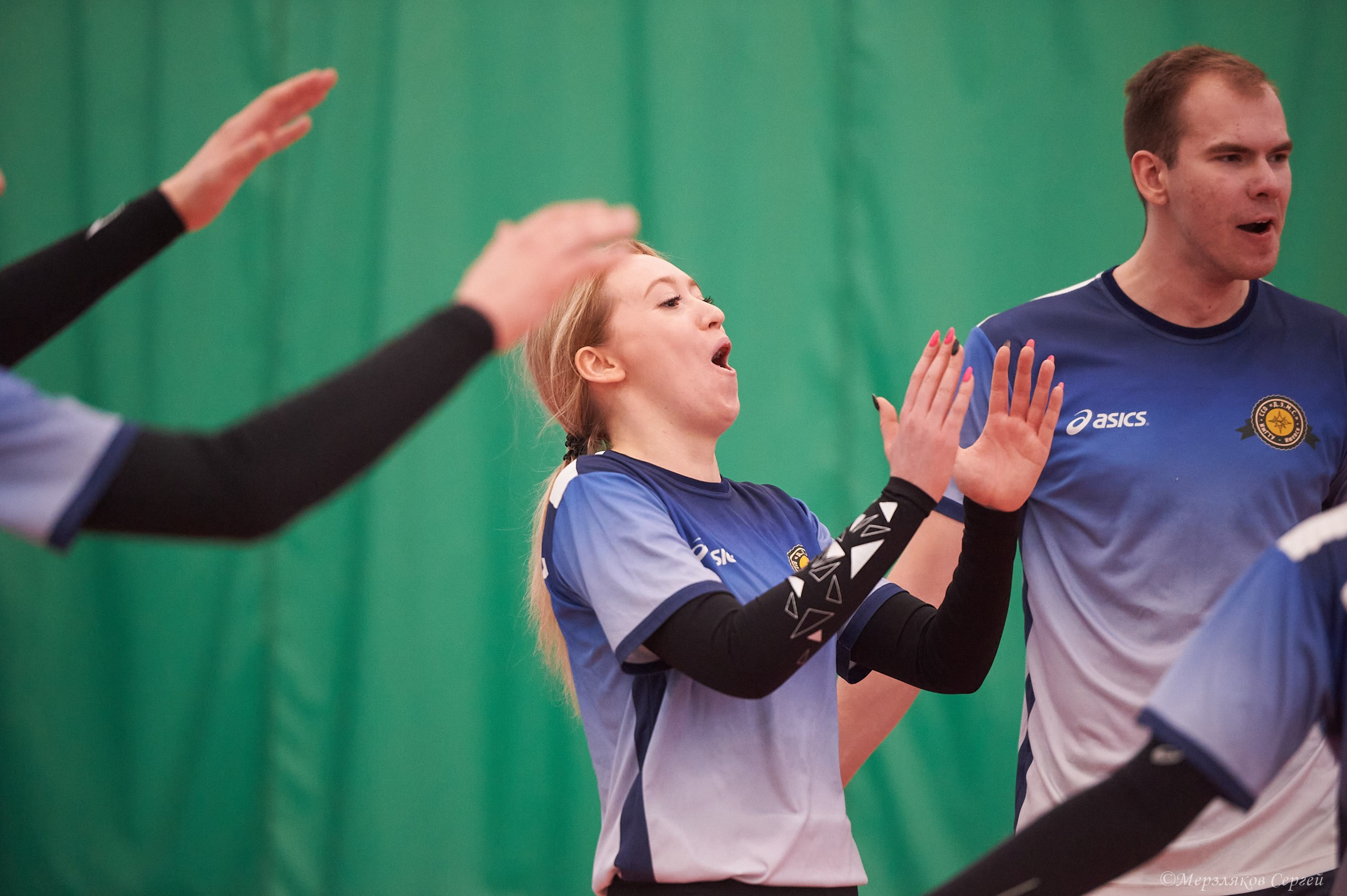 Новогодний волейбольный турнир. Ижевск. 16.12.23. Спортивный репортажный фотограф в Ижевске Сергей Мерзляков