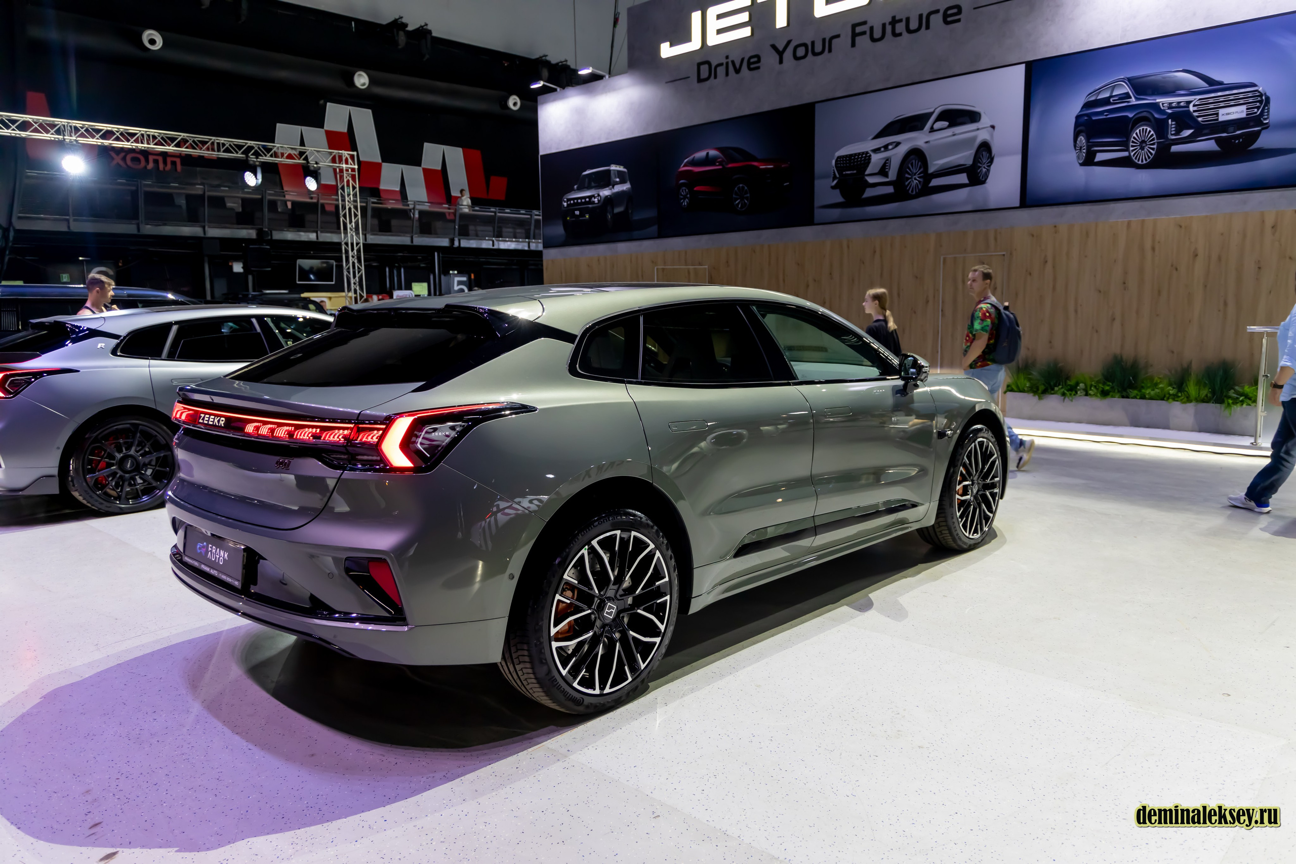 Chinese Motor Show 2024. Репортажный, семейный и студийный фотограф в Москве Демин Алексей