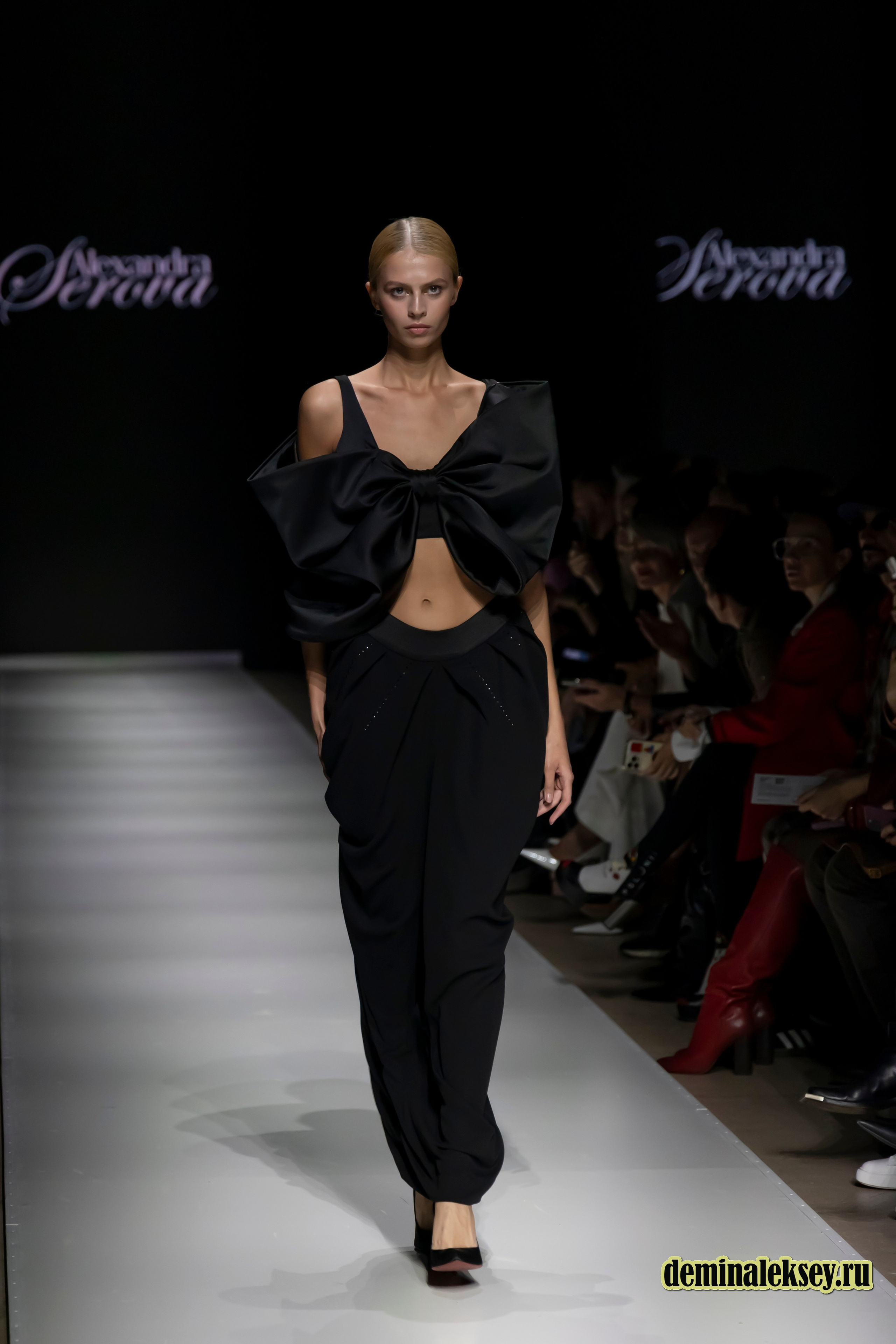 Московская неделя моды 2024 9 октября дизайнер Alexandra Serova. Репортажный, семейный и студийный фотограф в Москве Демин Алексей