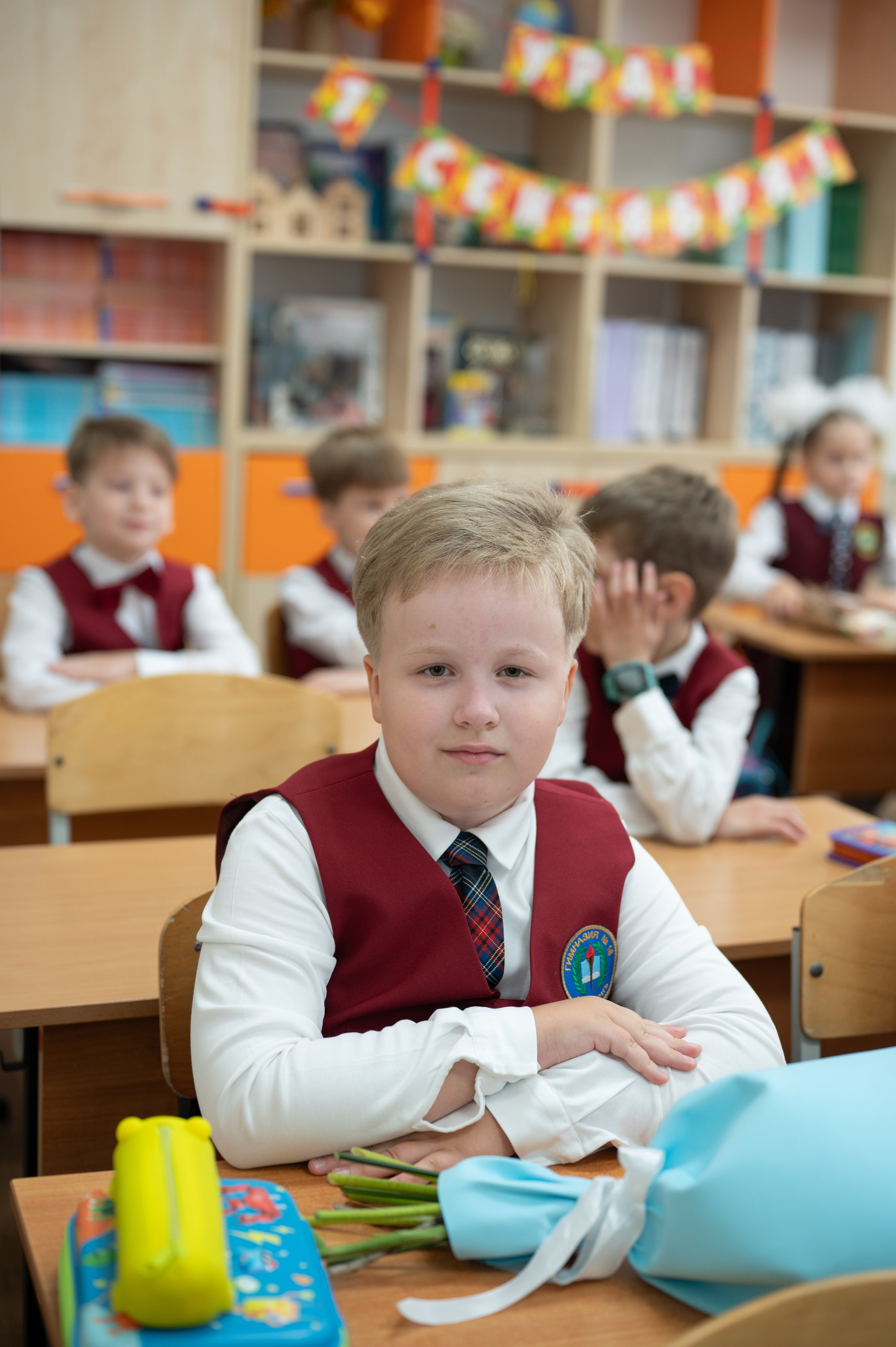 1 сентября 16 гимназия 2 класс (линейка + в классе+ на улице). Фотограф новорожденных, семейный детский в Тюмени Татьяна Морозова