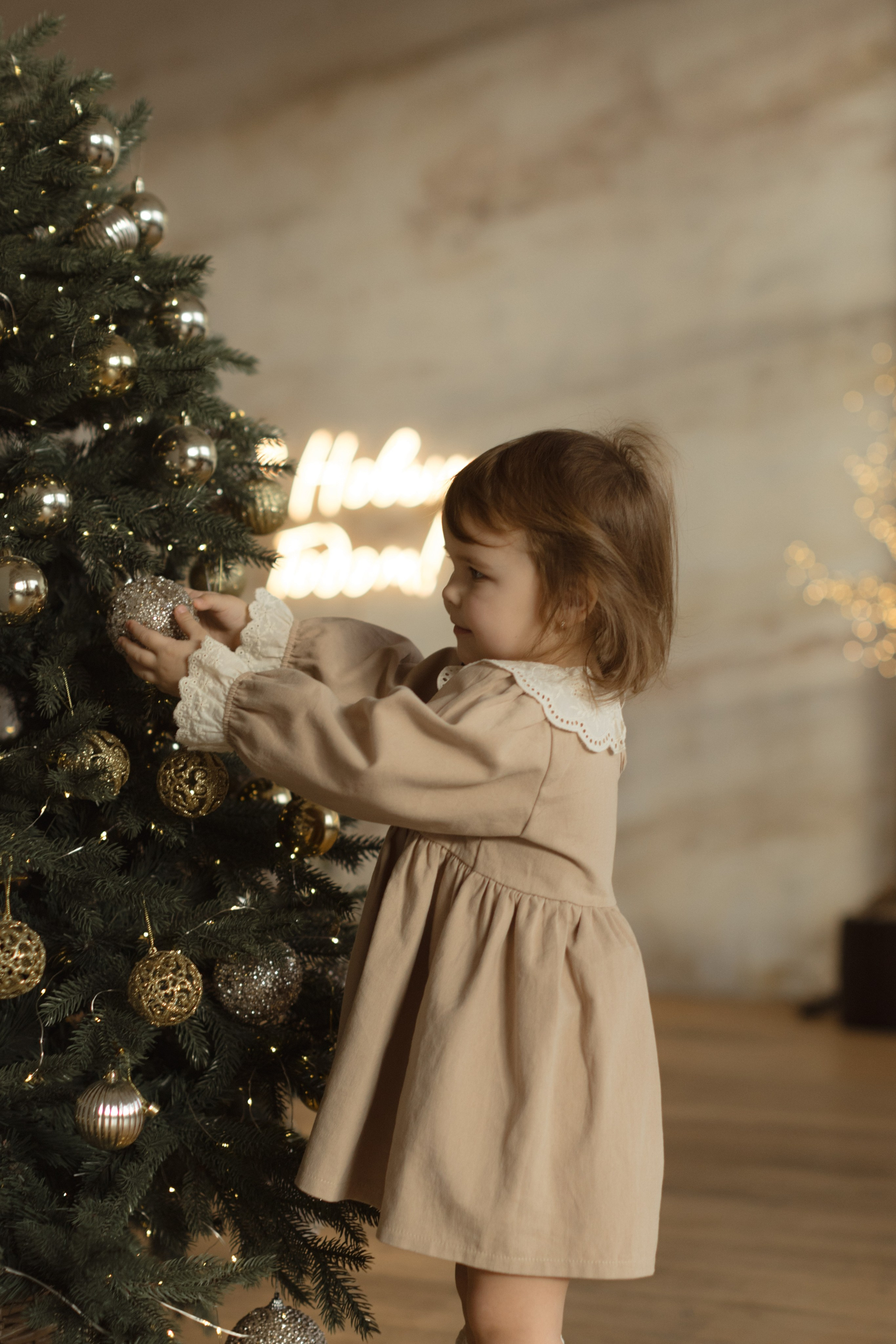 Новогодняя съемка в Мун (зал Семейный). Фотограф беременности и новорожденных в Красноярске Вета Ланская