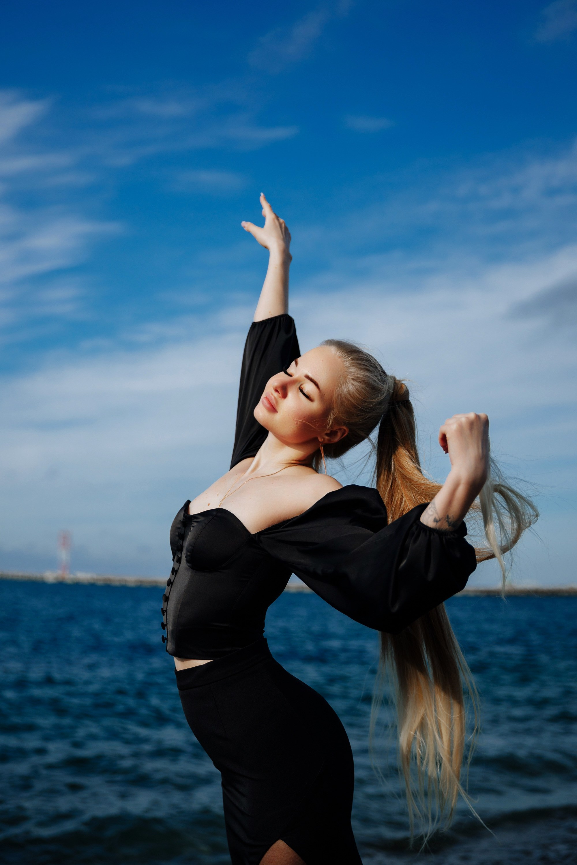 Женский портрет на природе в Сочи. Профессиональный фотограф в Сочи Виктория Джой. Обучение