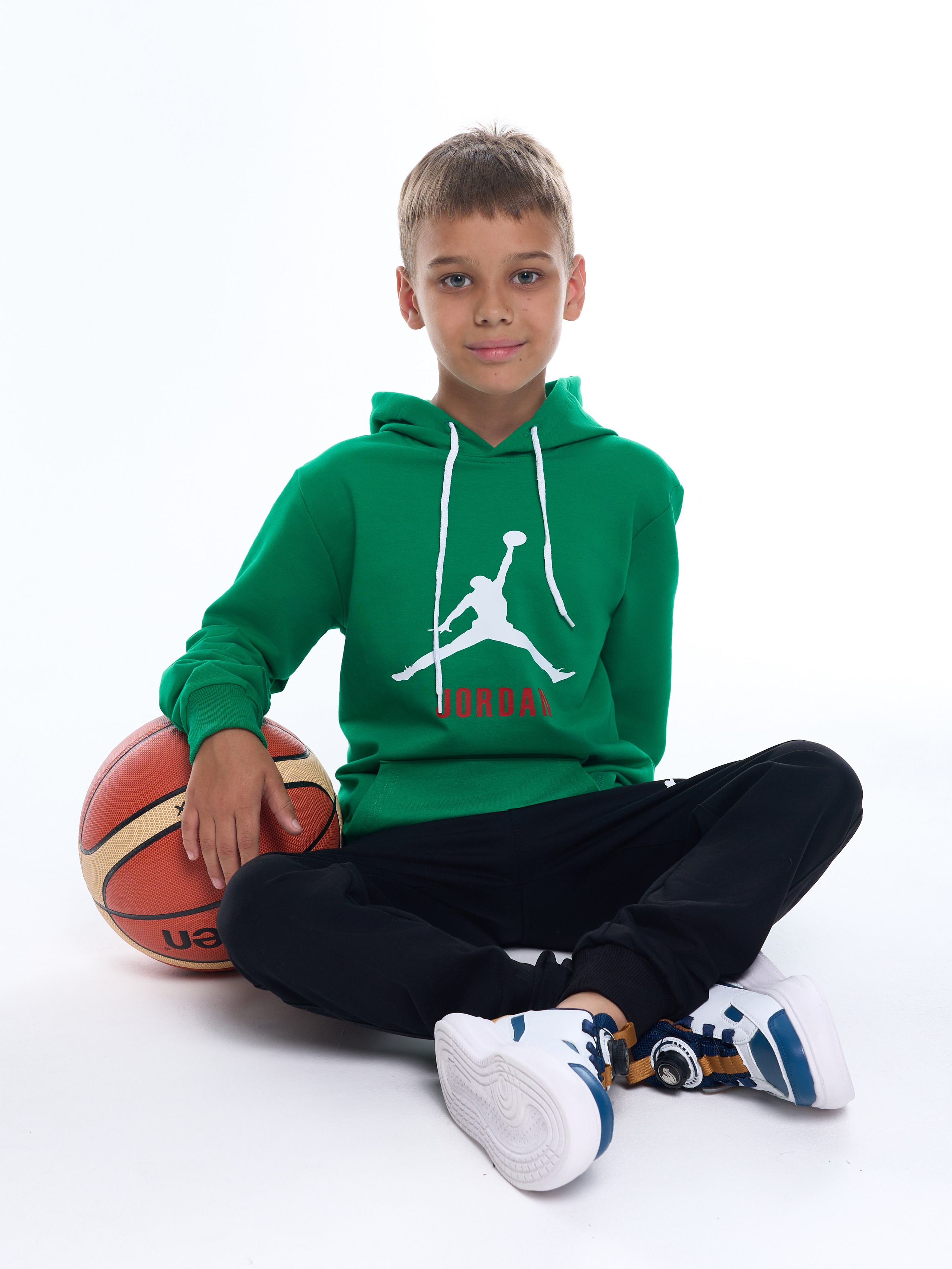 Фотомодель для маркетплейсов Никита. Фотосъёмка для марктеплейсов Studio 11.11