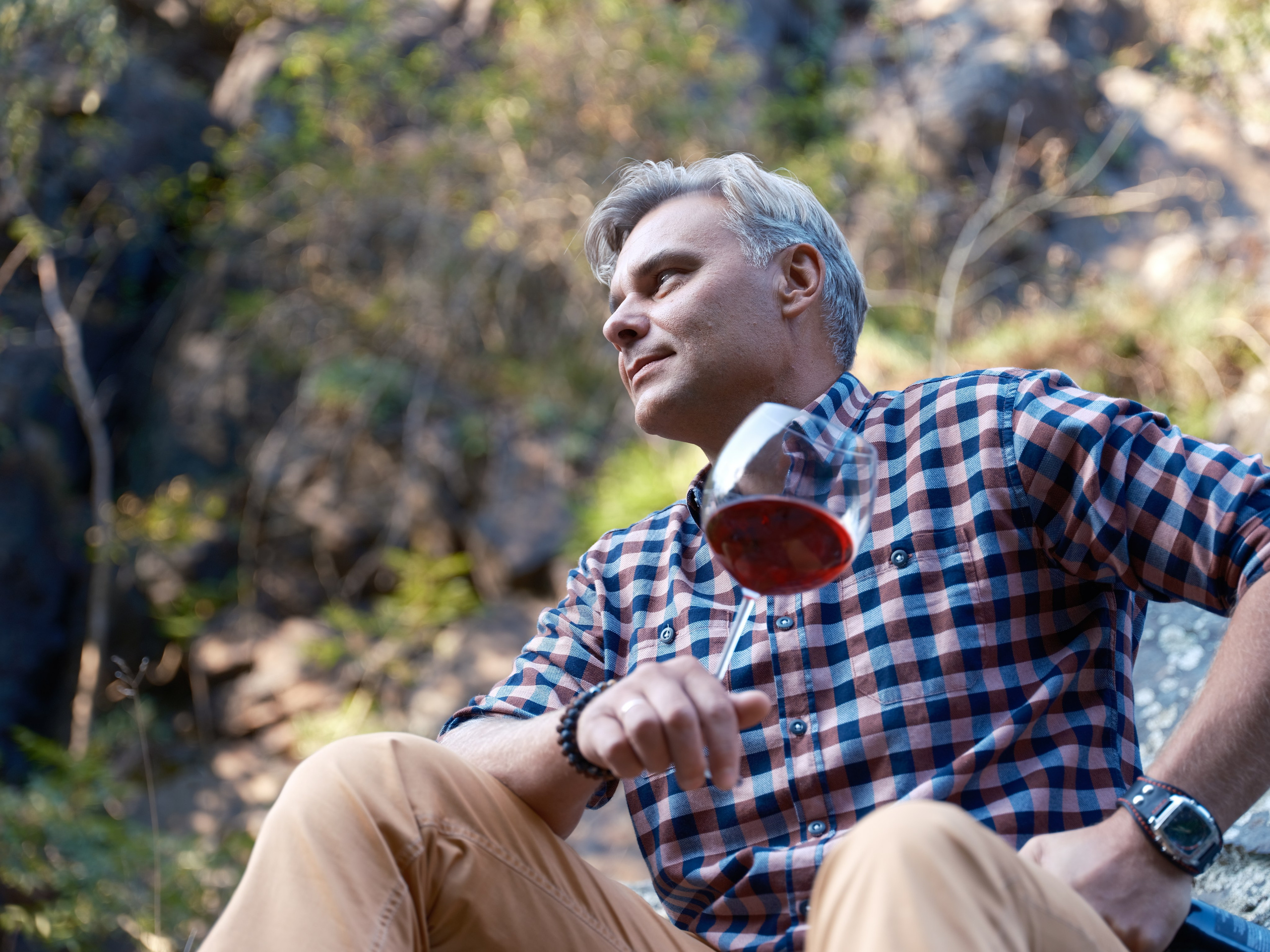Вадим и вино. Фотограф в Москве и Праге: индивидуальные портреты, парные фотосессии