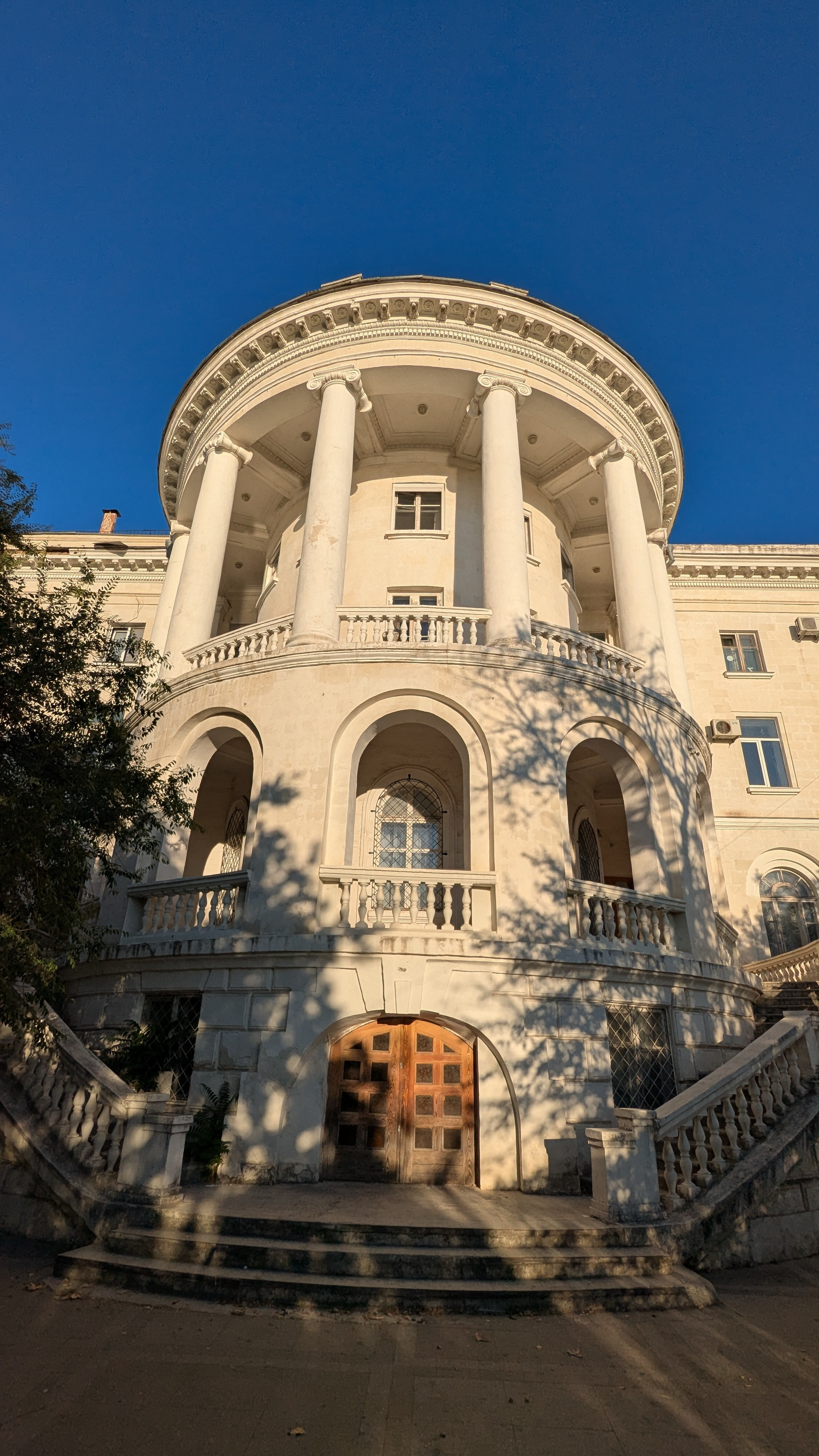 Самые красивые локации города Севастополь. Где пофотографироваться в Севастополе? Локации для фото. 1 место. Первое место. Место. Бывшее мес. Профессиональная фотосъемка в Крыму. Натуральные эмоции и живые кадры. Забронируйте дату прямо сейчас!