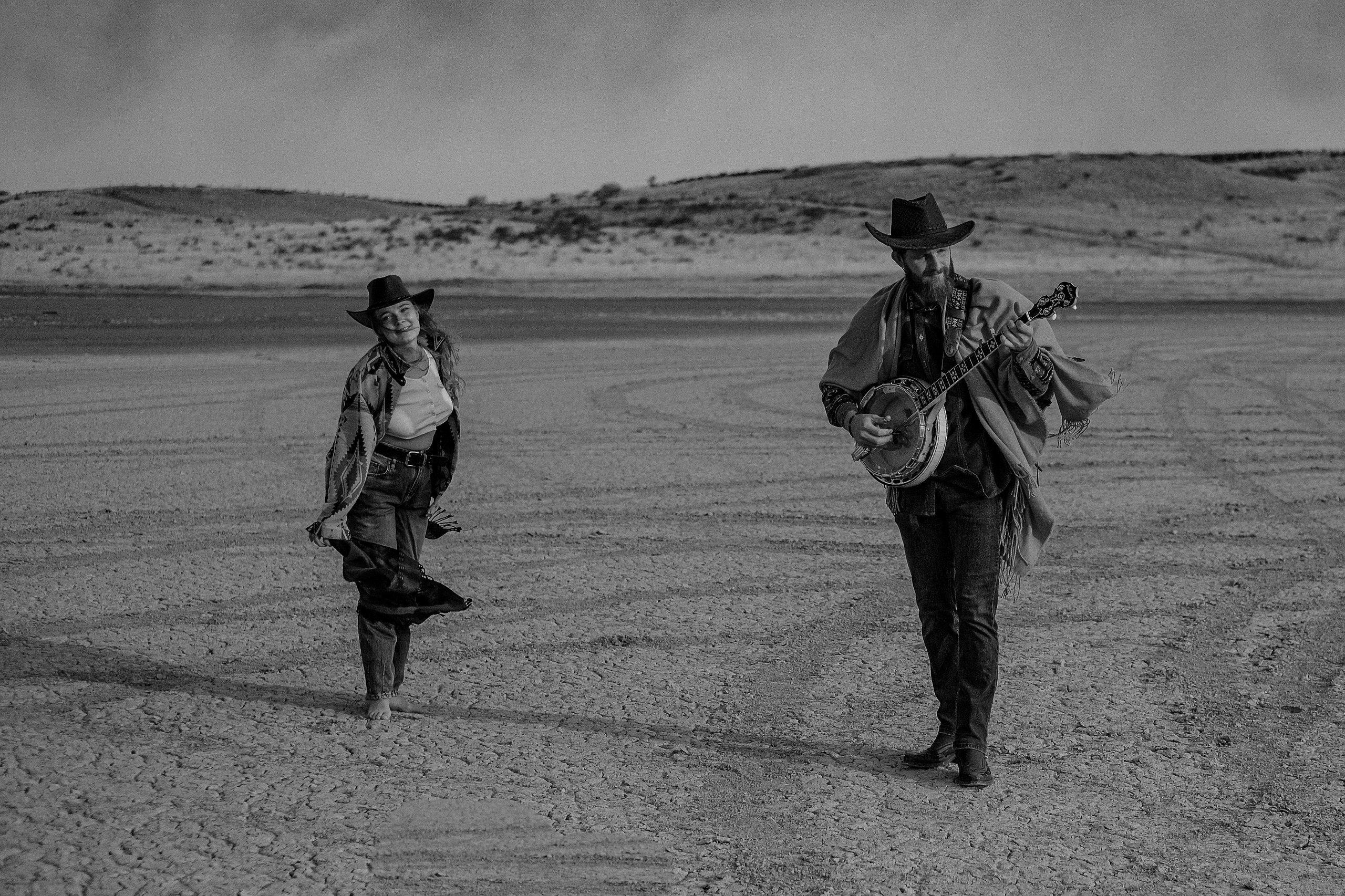 История любви. Дикий запад, ковбойские фильм, лихие ребята, прошлые века, wild west. Профессиональная фотосъемка в Крыму. Натуральные эмоции и живые кадры. Забронируйте дату прямо сейчас!