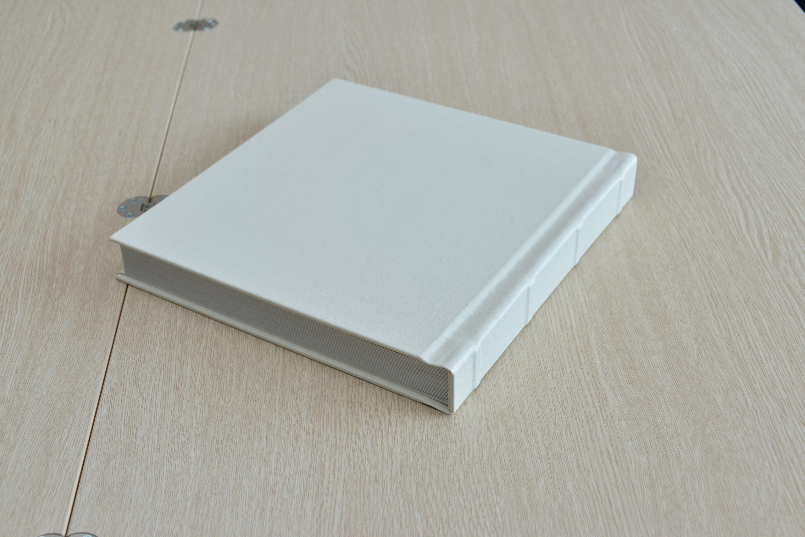 Фотокнига 30х30 в тканевой обложке. Задняя обложка.