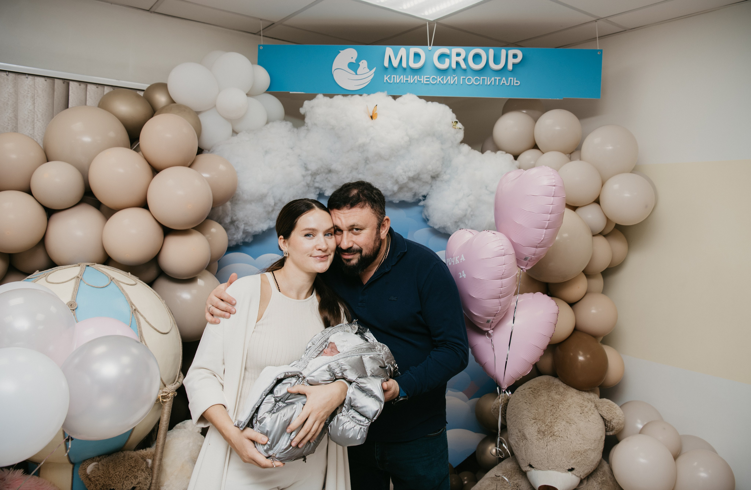 Выписка Сарочки. Мать и дитя на Севастопольском. Фотограф на выписку из роддома в Москве и МО