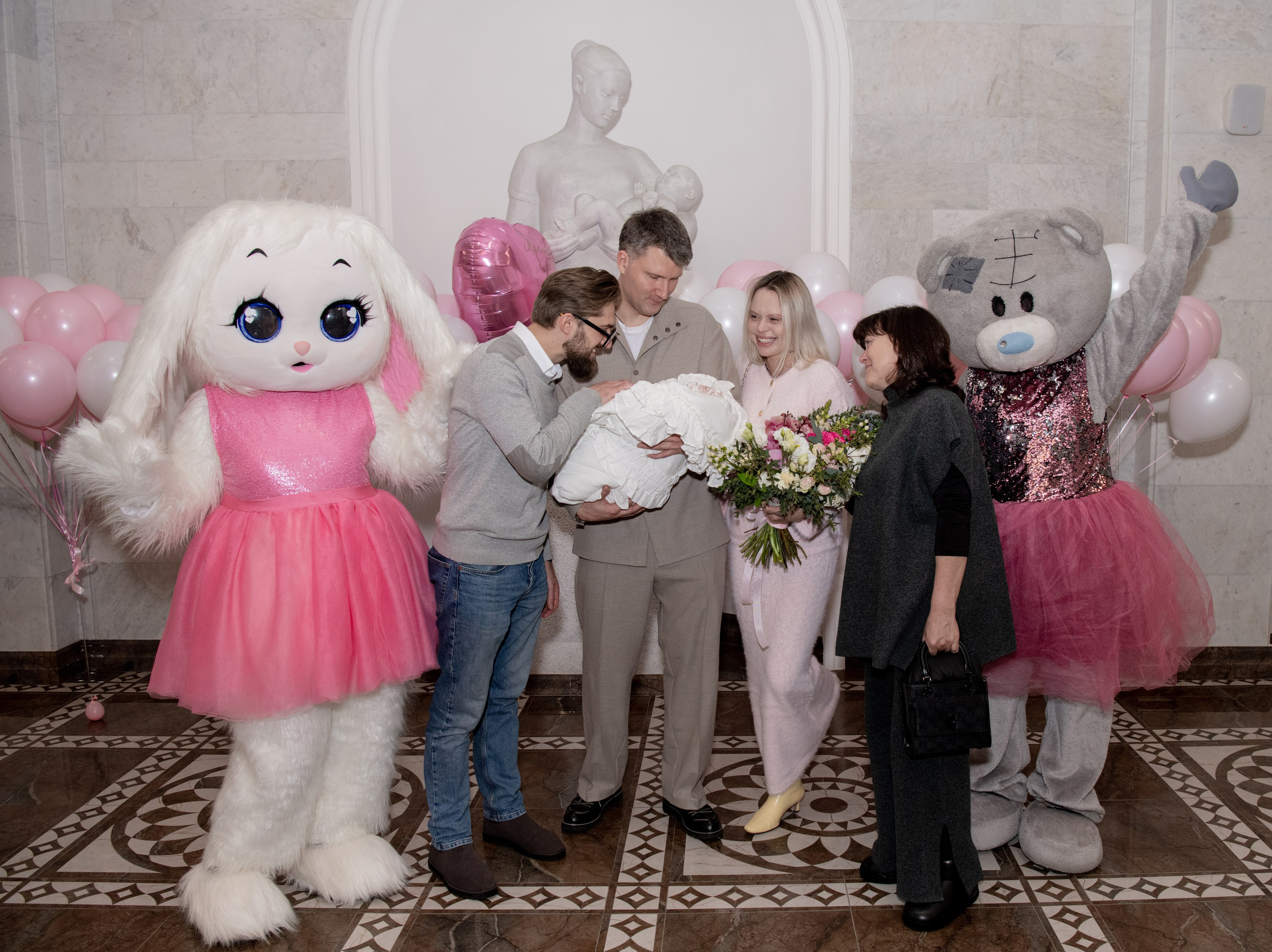 Выписка Киры. Снегиревка. Фотограф на выписку из роддома в Москве и МО