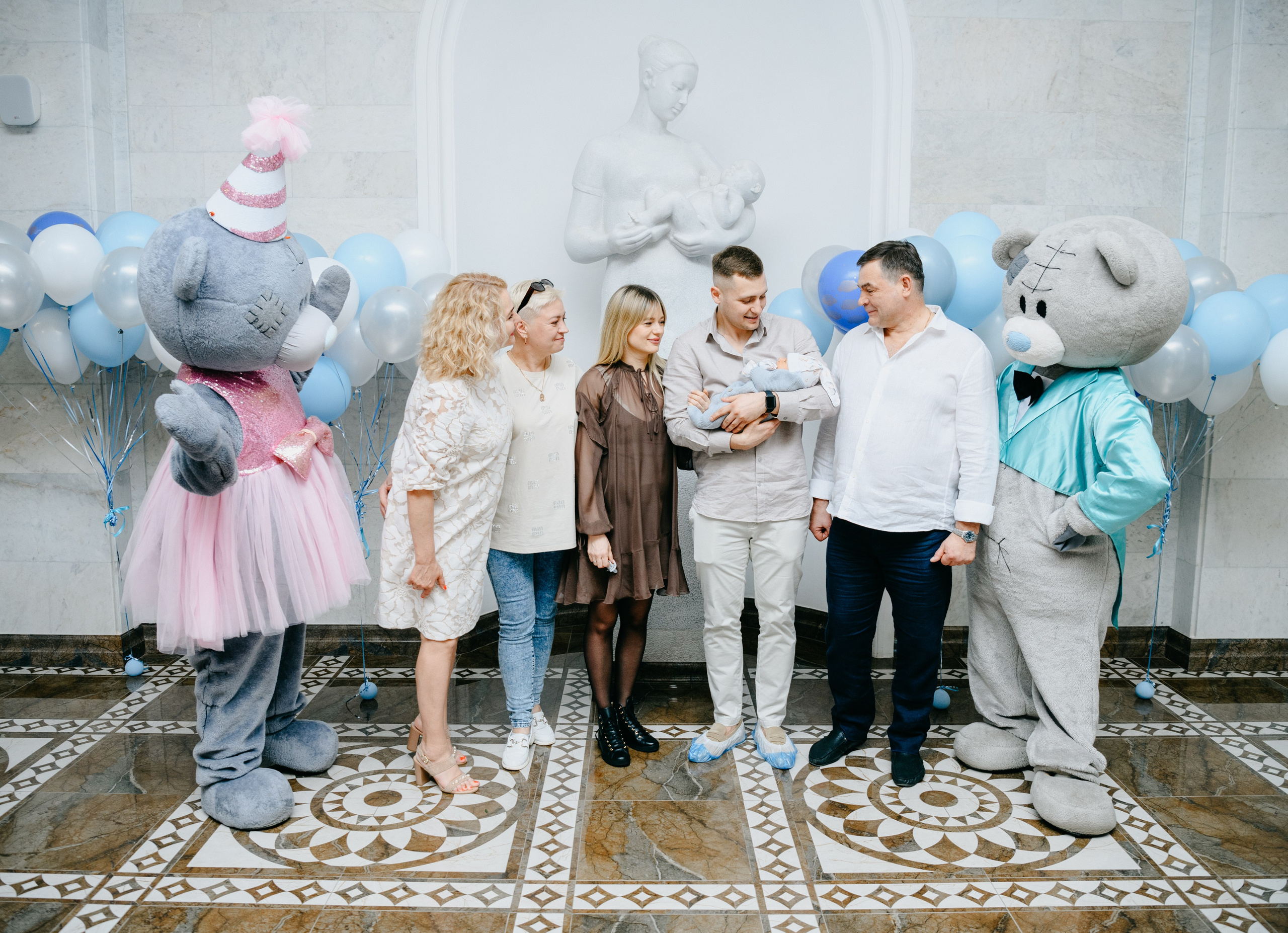 Выписка Владимира. Снегиревка. Фотограф на выписку из роддома в Москве и МО