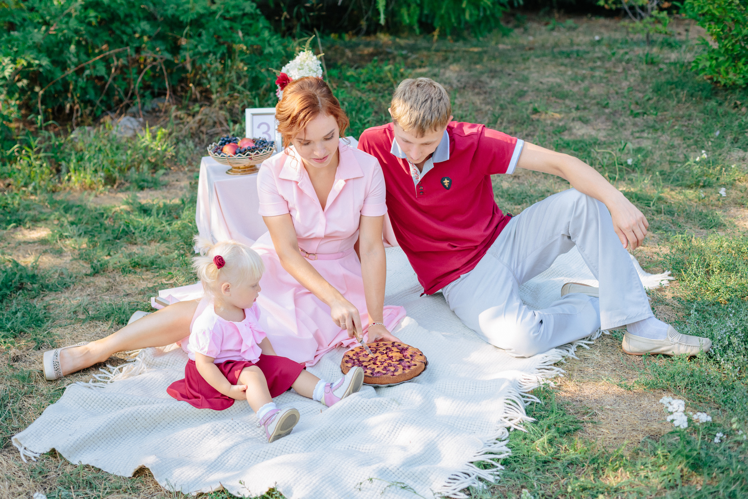 Пикник с семьей на природе. Свадебный и семейный фотограф Ксения Шекк Екатеринбург