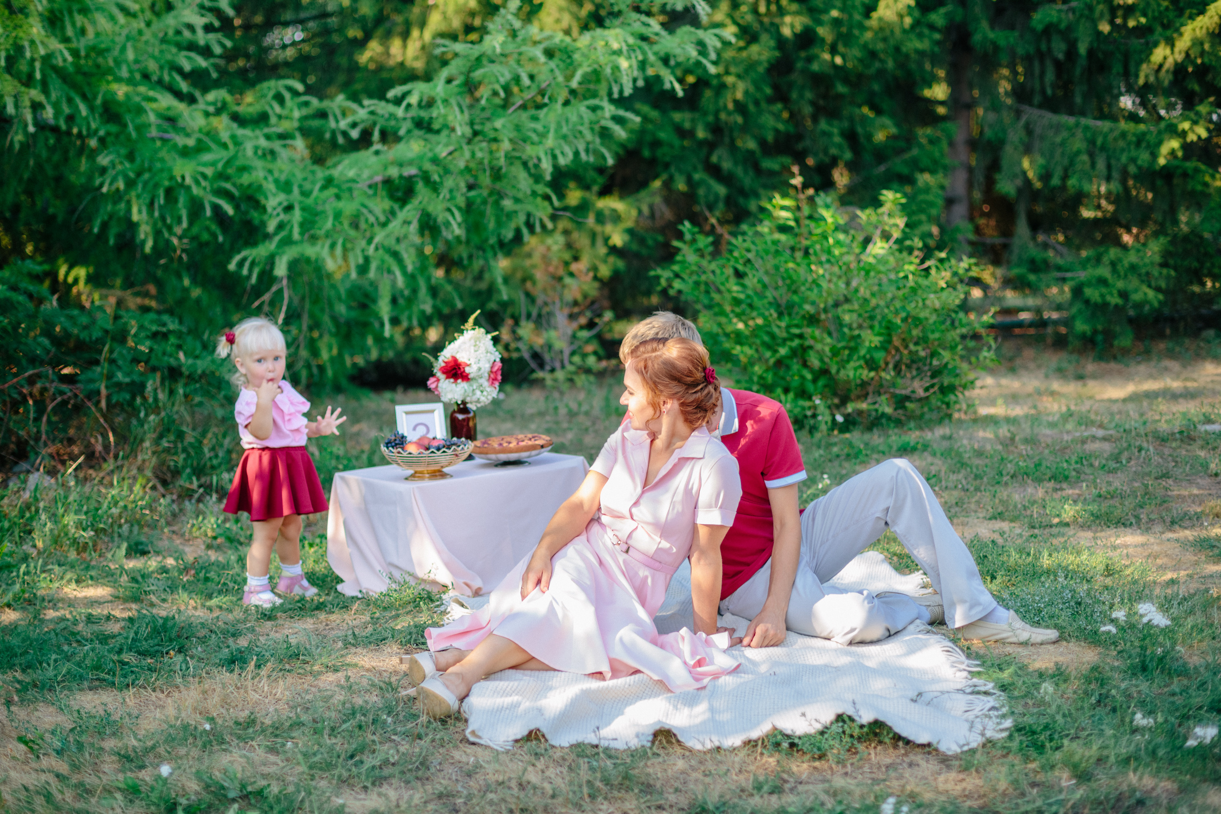 Пикник с семьей на природе. Свадебный и семейный фотограф Ксения Шекк Екатеринбург
