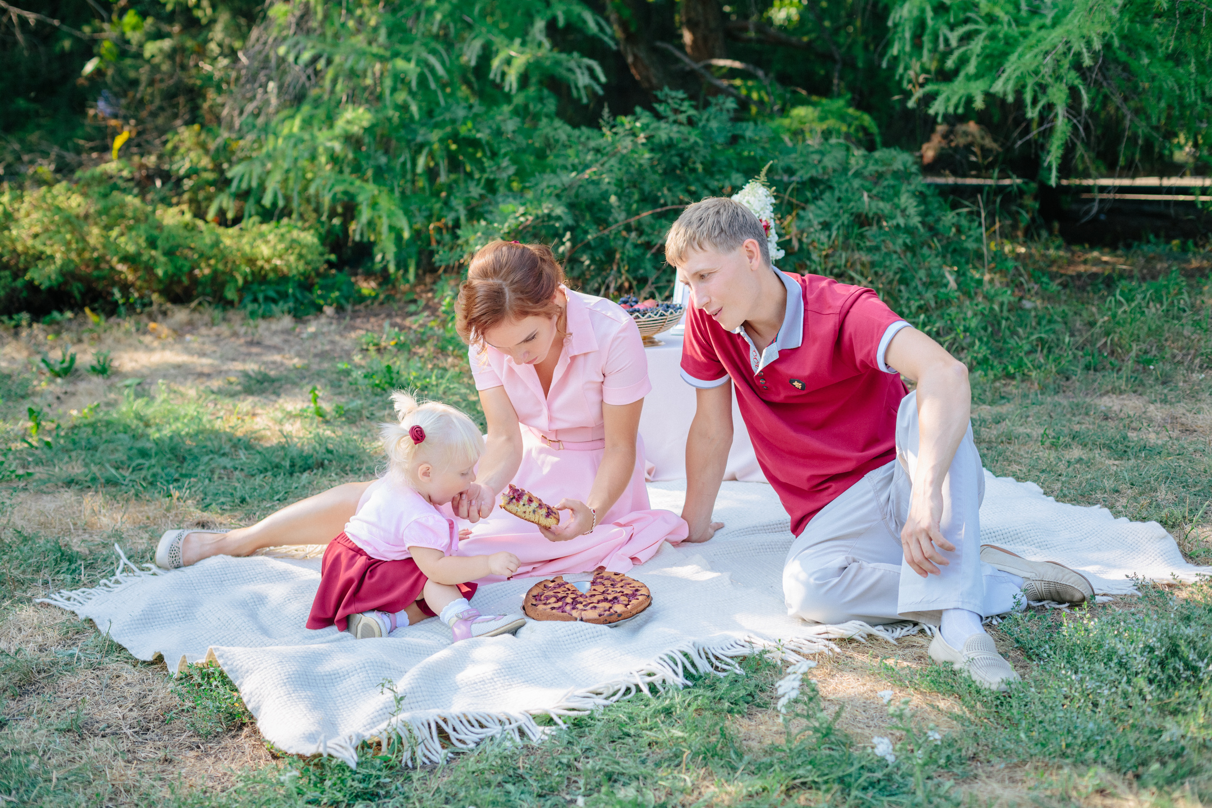 Пикник с семьей на природе. Свадебный и семейный фотограф Ксения Шекк Екатеринбург