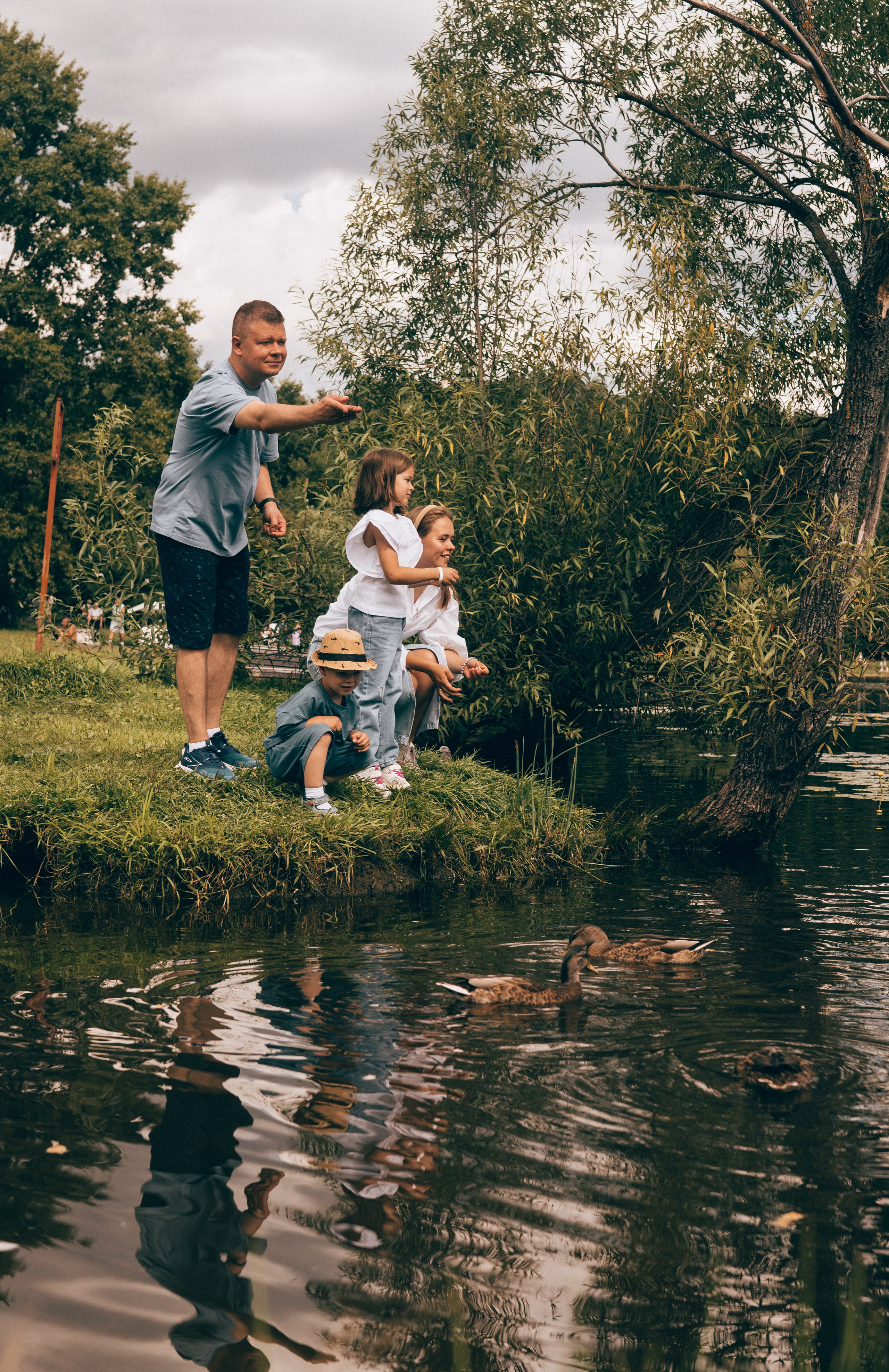 Семейная фотопрогулка. Семейный, ньюборн фотограф, фотограф на роды в Москве, Виктория Тюльдюкова