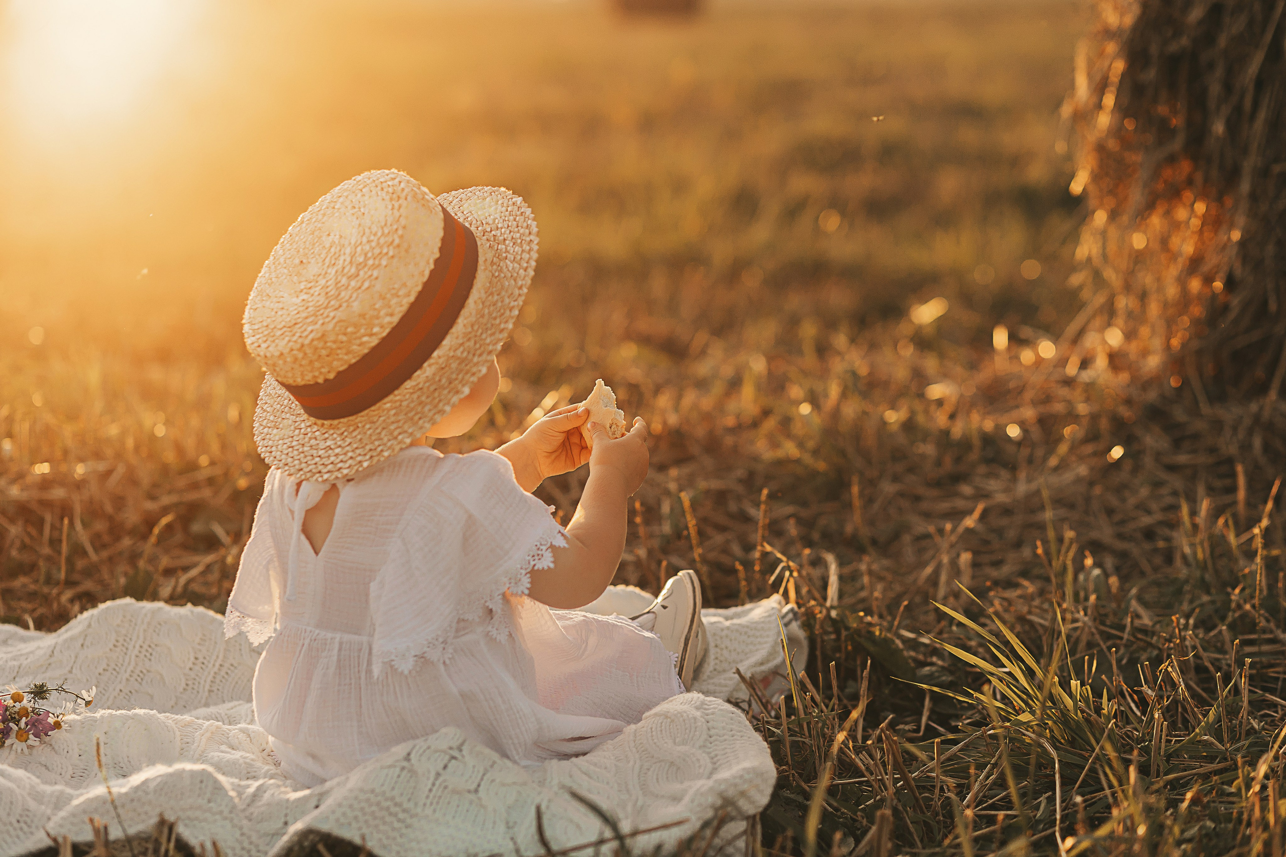Фотосессия в поле со стогами. Семейный и женский фотограф в Москве Надежда Воробьева