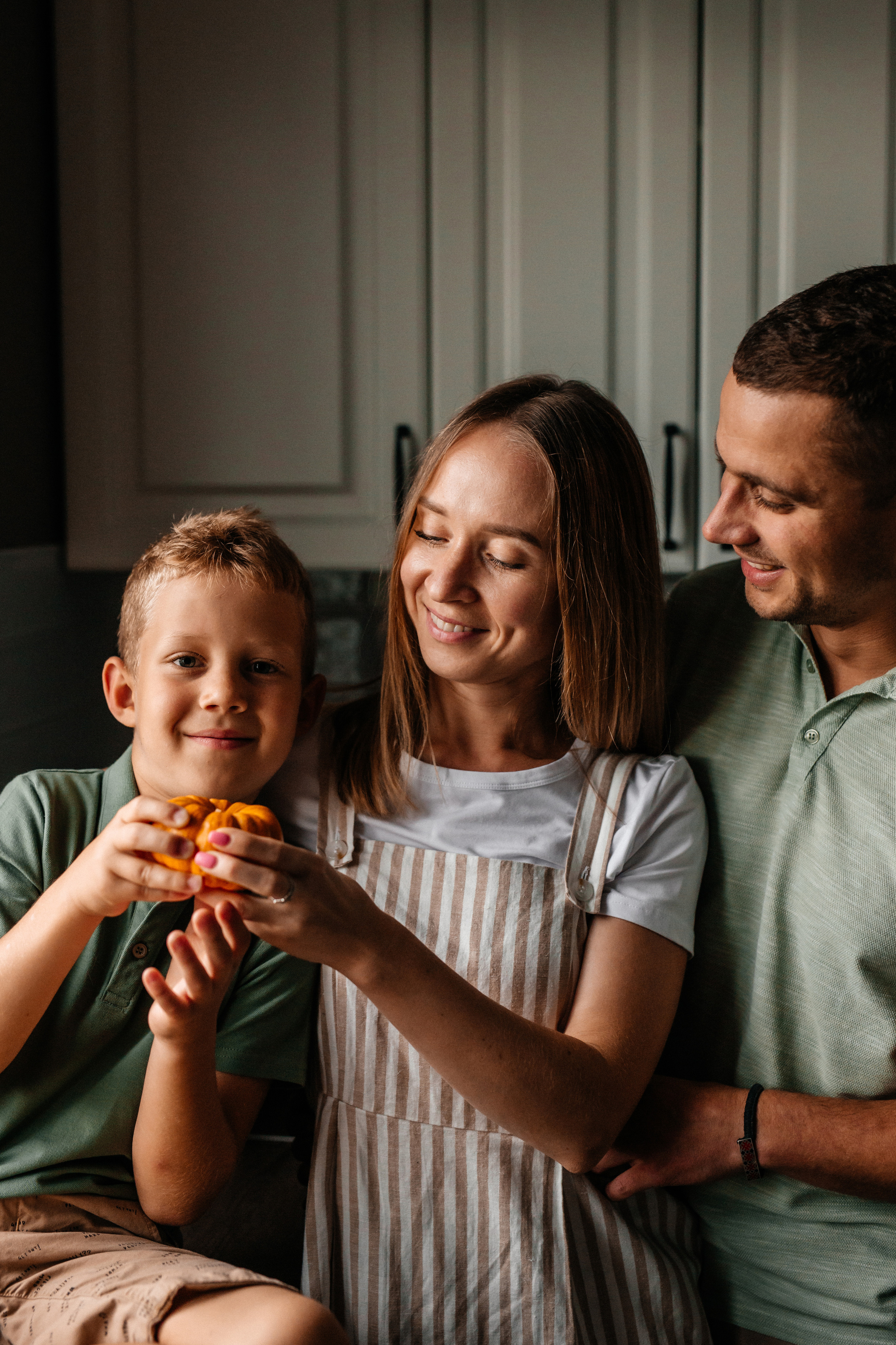 Оксана+Андрей=Яна, Глеб и Ольсон. Семейный фотограф в Минске Саша Павлюк