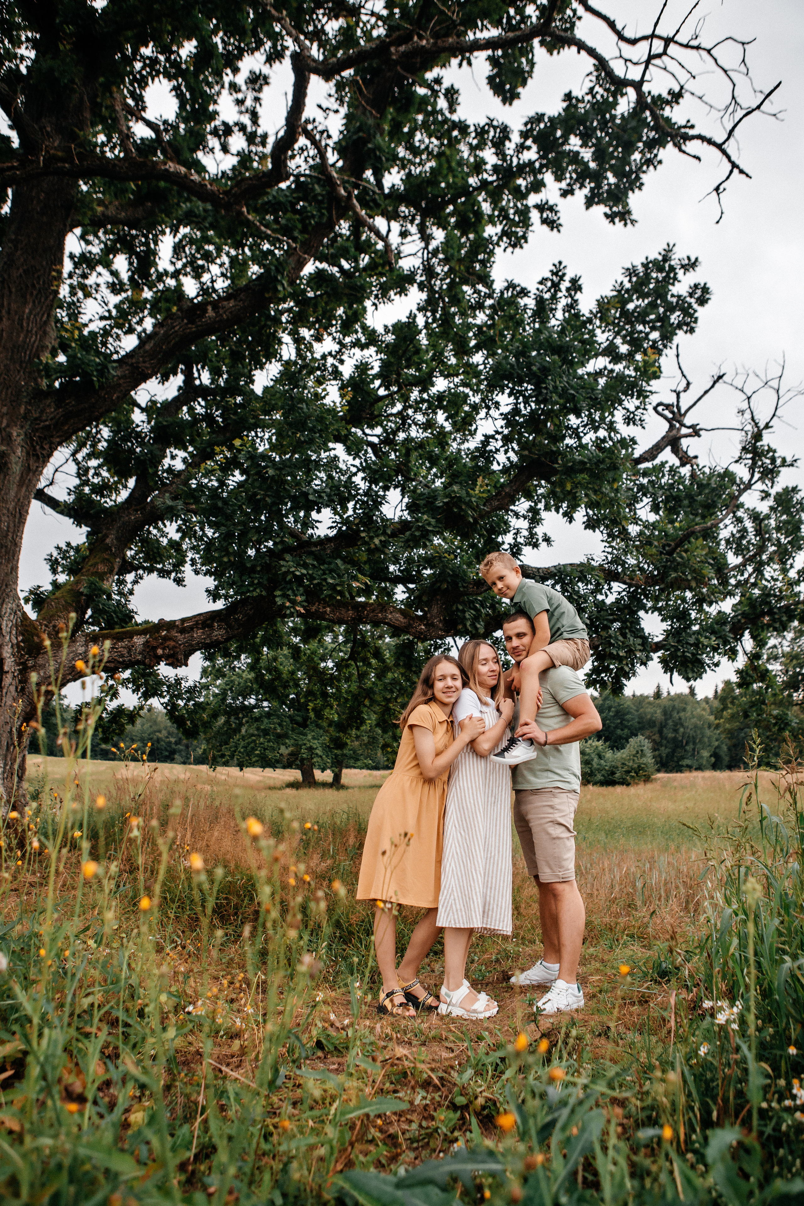 Оксана+Андрей=Яна, Глеб и Ольсон. Семейный фотограф в Минске Саша Павлюк
