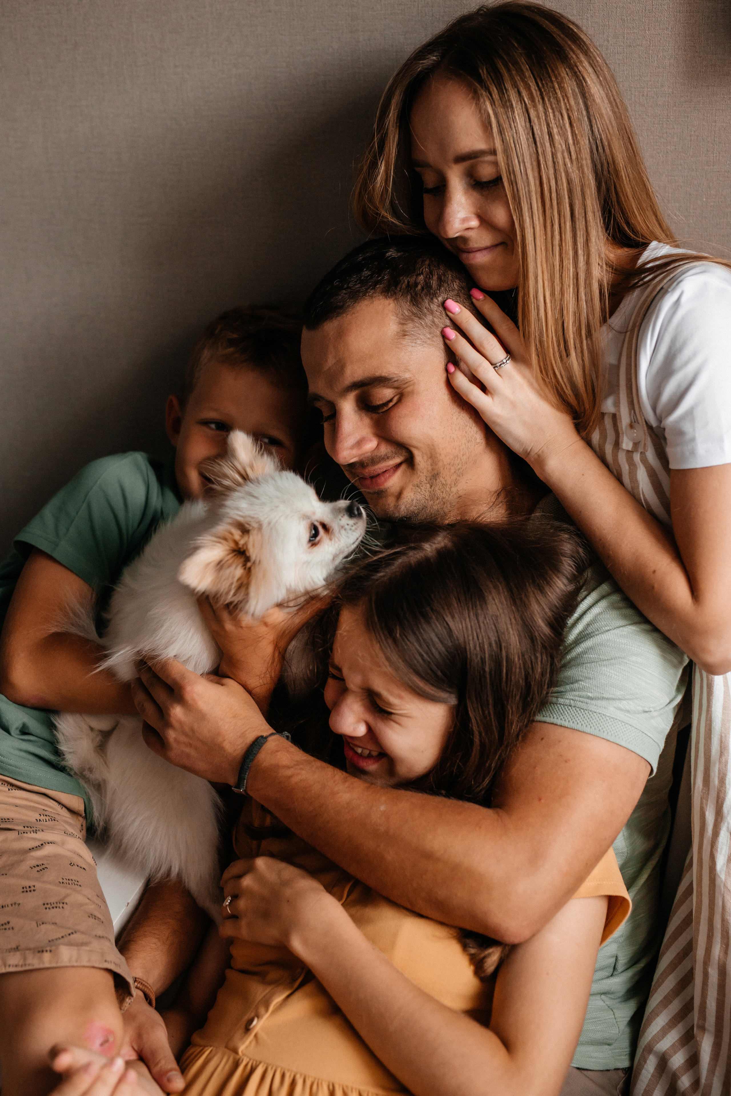 Оксана+Андрей=Яна, Глеб и Ольсон. Семейный фотограф в Минске Саша Павлюк