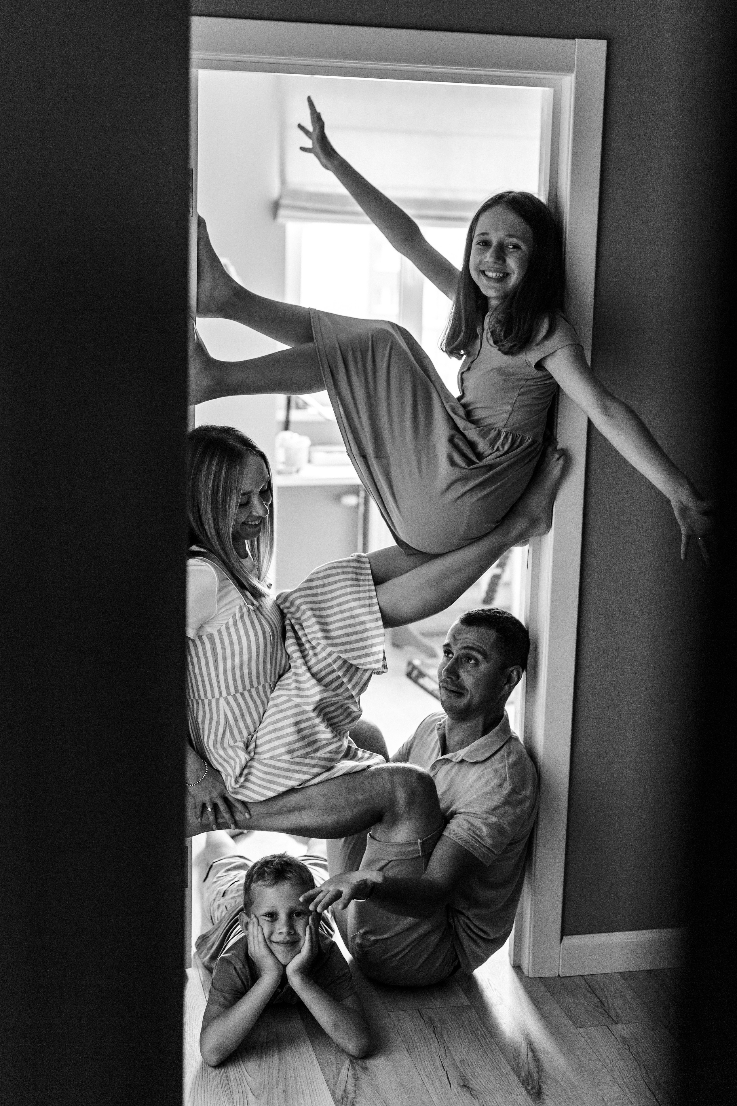 Оксана+Андрей=Яна, Глеб и Ольсон. Семейный фотограф в Минске Саша Павлюк