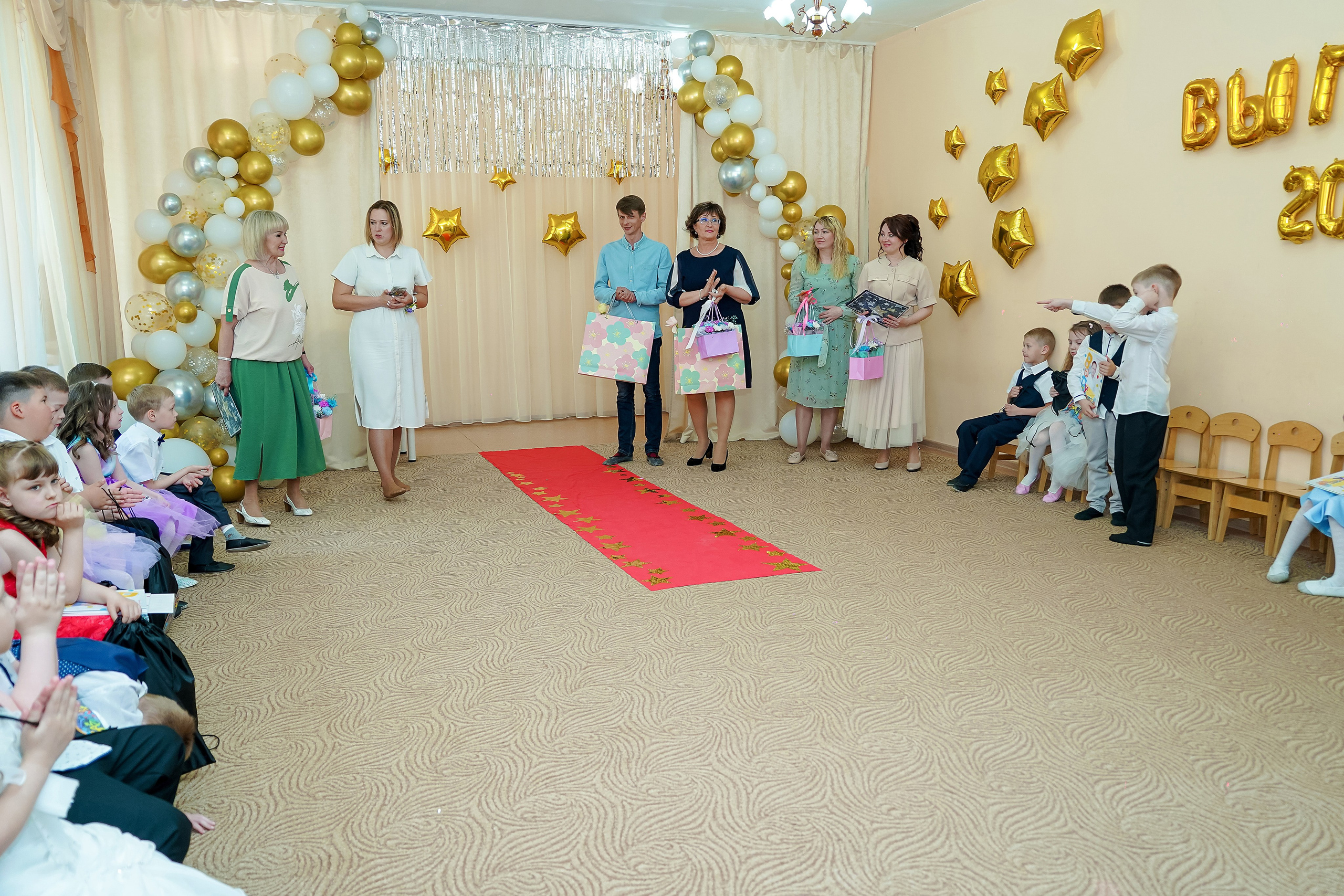 Фотосъемка видеосъёмка фотограф видеооператор новогодних утренников  в. Фотограф, видеооператор Нина Коршунова