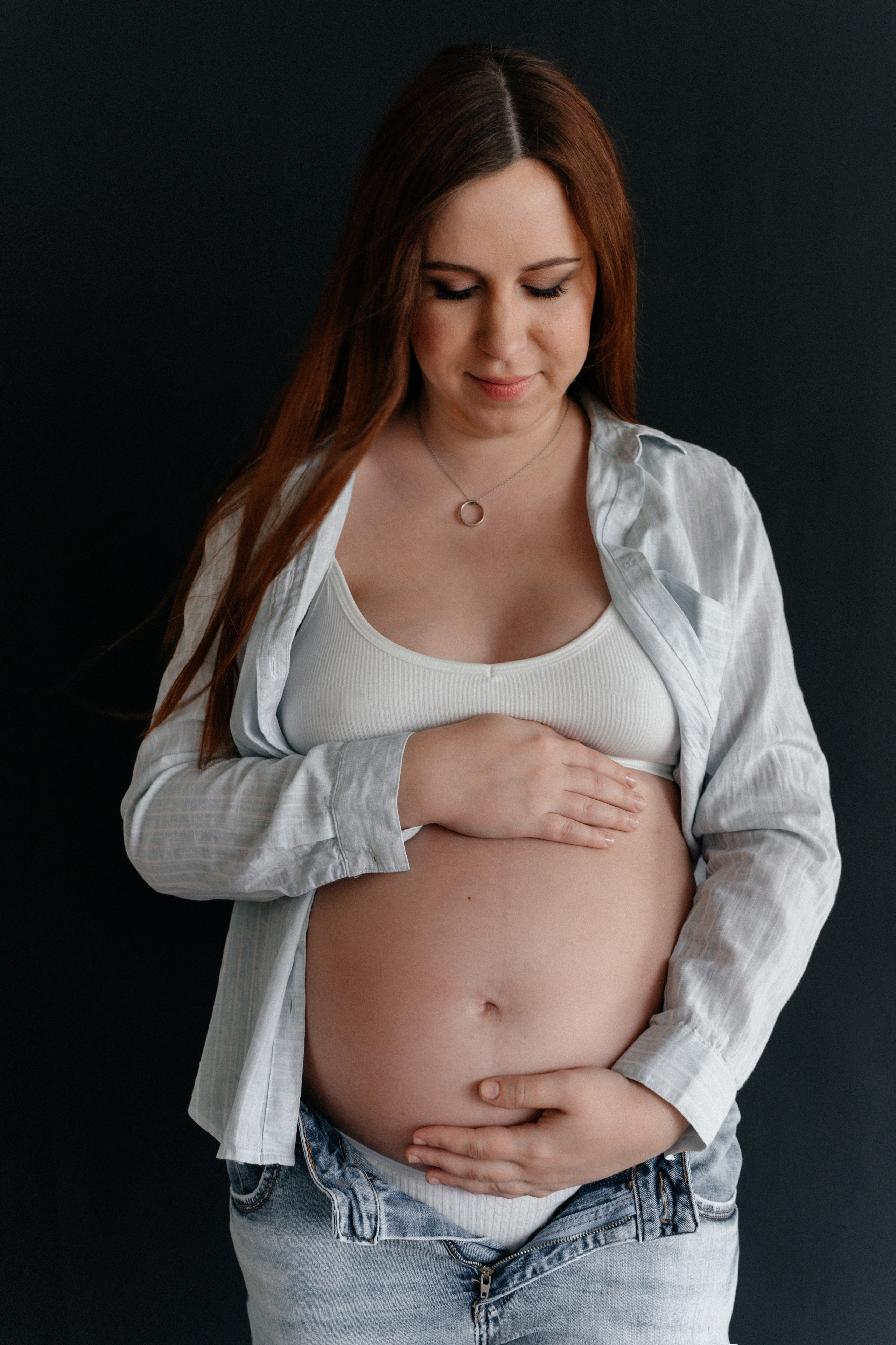 Нежность ожидания: фотосессия беременной девушки. Ваш семейный фотограф в Минске — Вика Трегубова