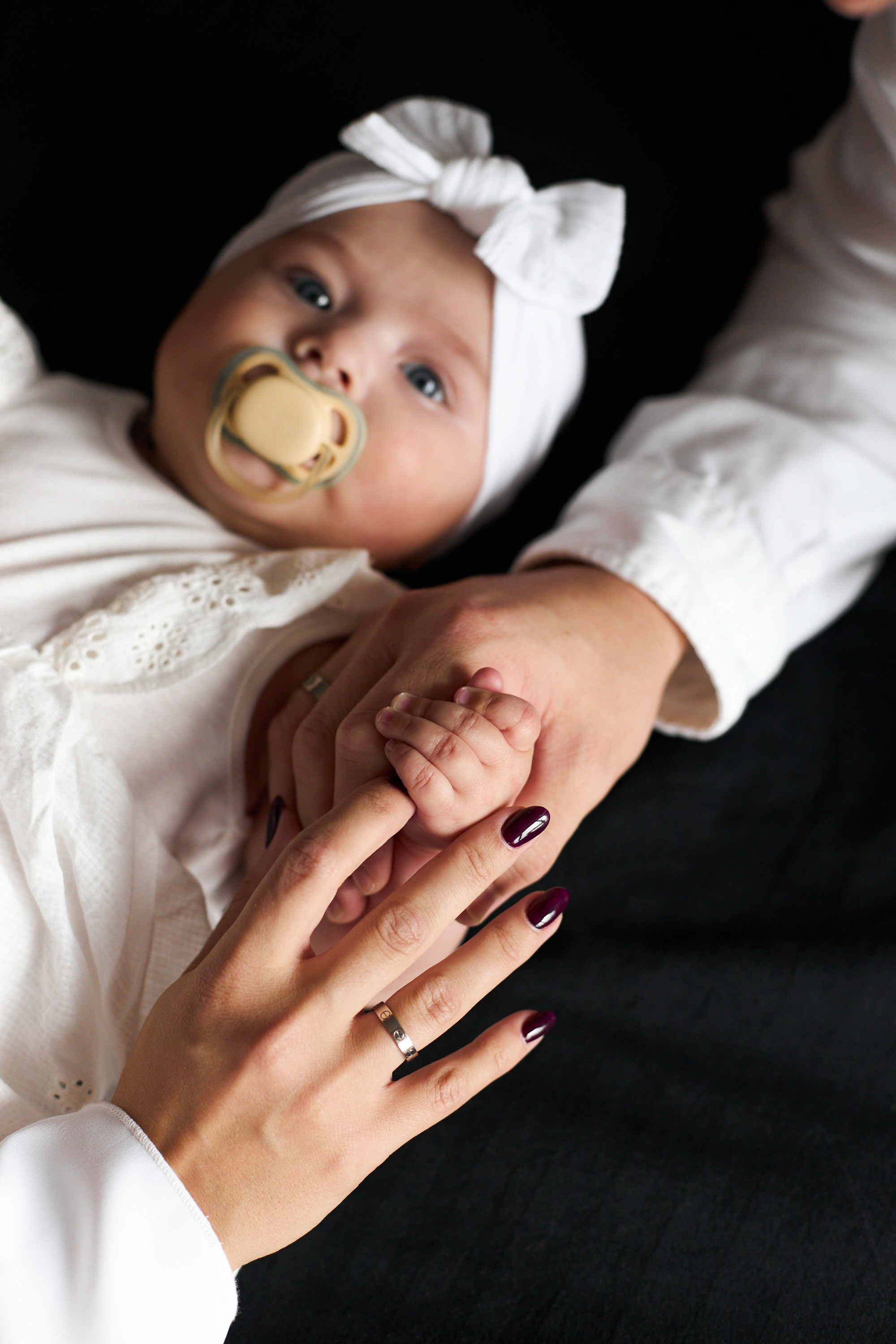 Семейная фотосессия Екатеринбург фотограф семейный фотосет в студии дома Екб заказать цена съемка детей родителей фотосъемка семьи Екб. Фотограф Екатеринбург Анастасия Жерновская | Маркетплейсы и нейрофото