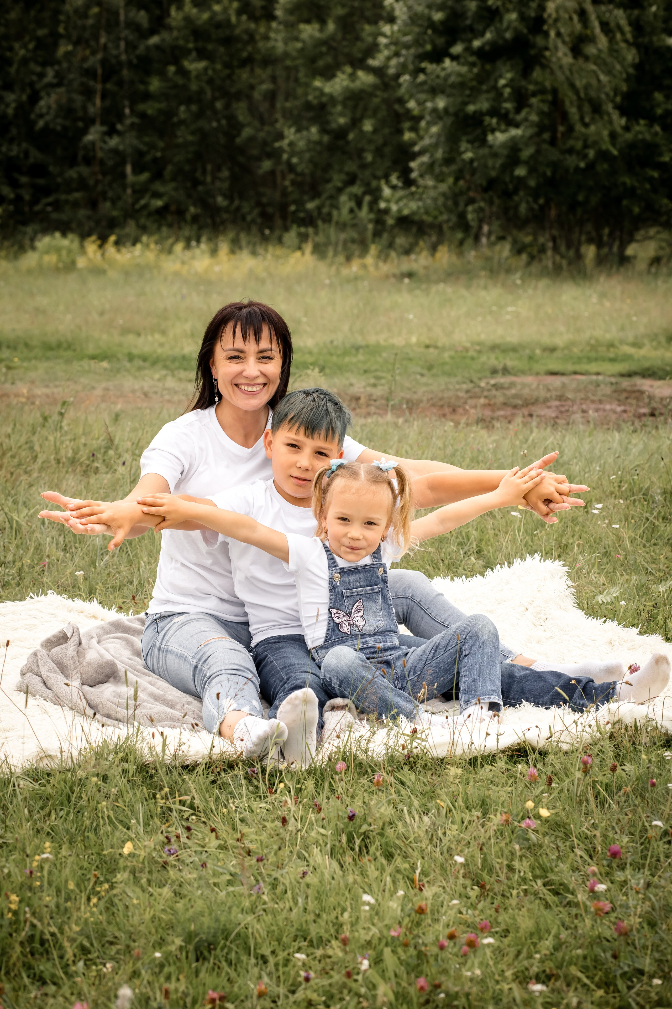 Катя с детками