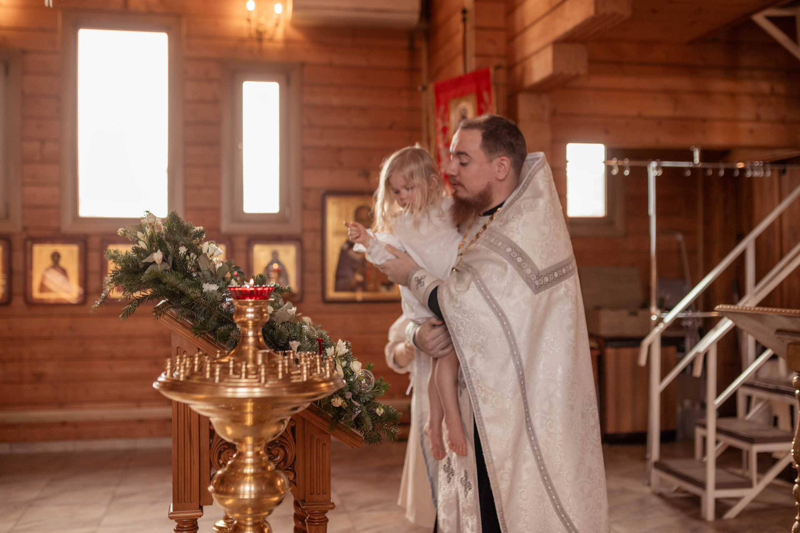 Крещение в Пантелеимоновском храме в городе Батайск. Олеся Семейская свадебный и семейный фотограф в Ростове-на-Дону