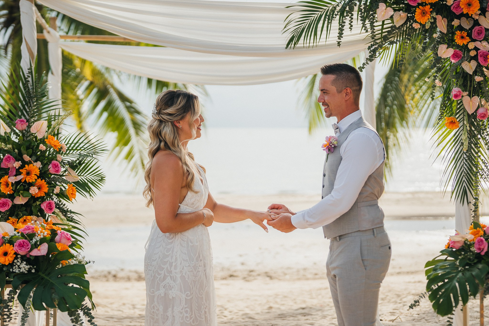Andrew and Ashley 15.04.2025. Mariage à Koh Samui, en Thaïlande. Whatsapp: +66 94 3 650 301