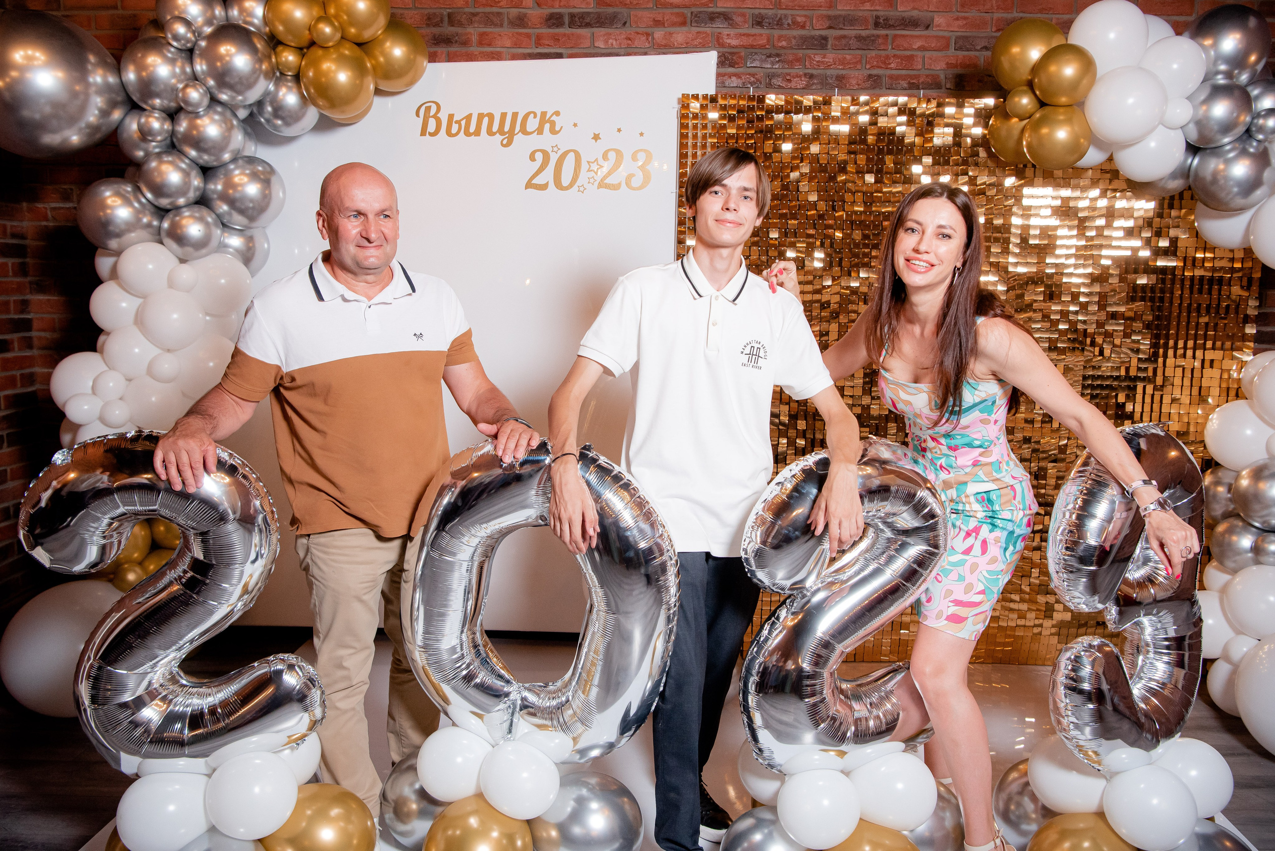 30 Школа. Вручение и Банкет. ДК Юбилейный и Банхоф. Фотограф в Волгограде и Волжском Александр Горбань