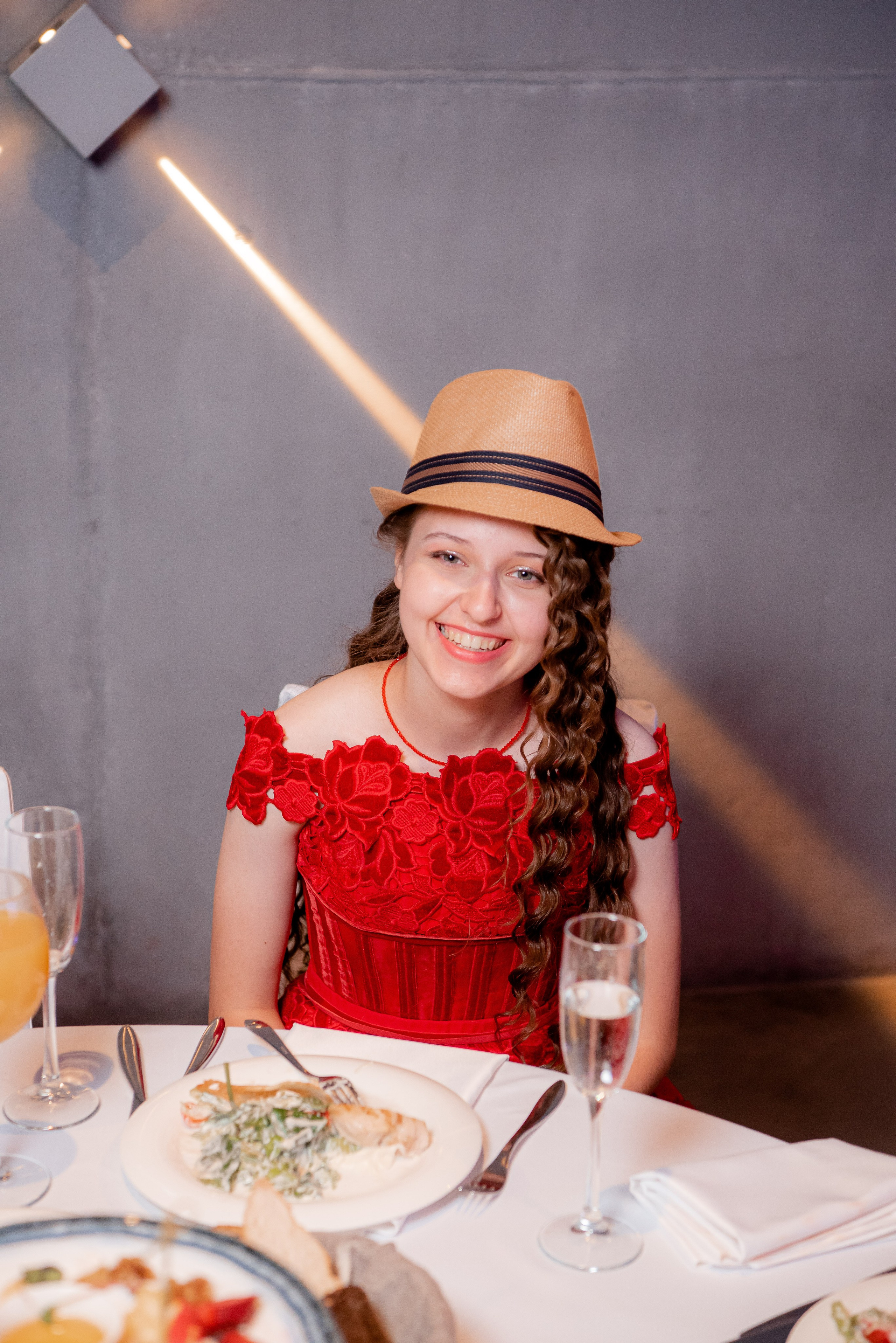 140 Школа. Вручение и Банкет. Сити Холл. Фотограф в Волгограде и Волжском Александр Горбань