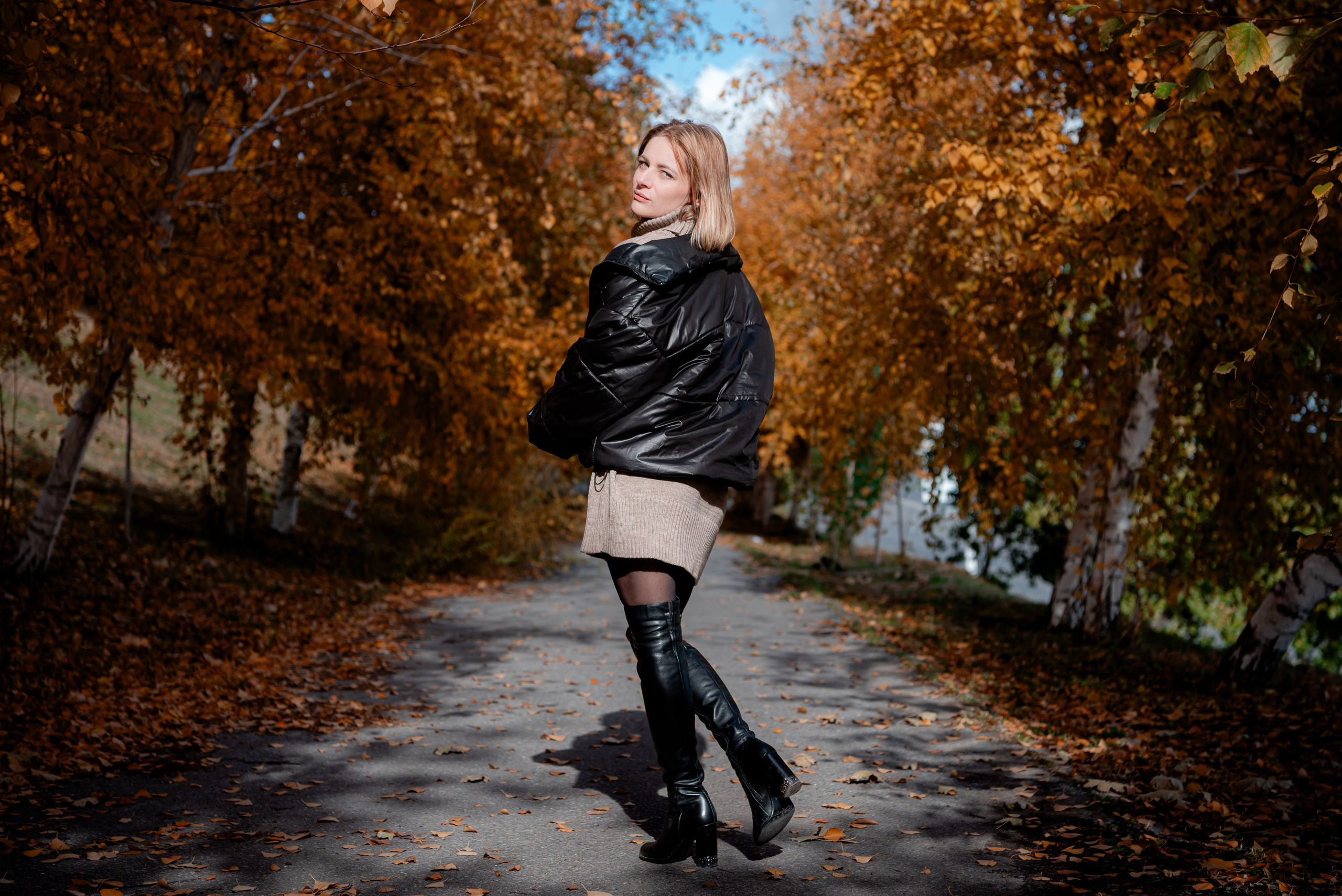 Фотосессия для яркой девушки Лилии на набережной Волгограда. Фотограф в Волгограде и Волжском Александр Горбань