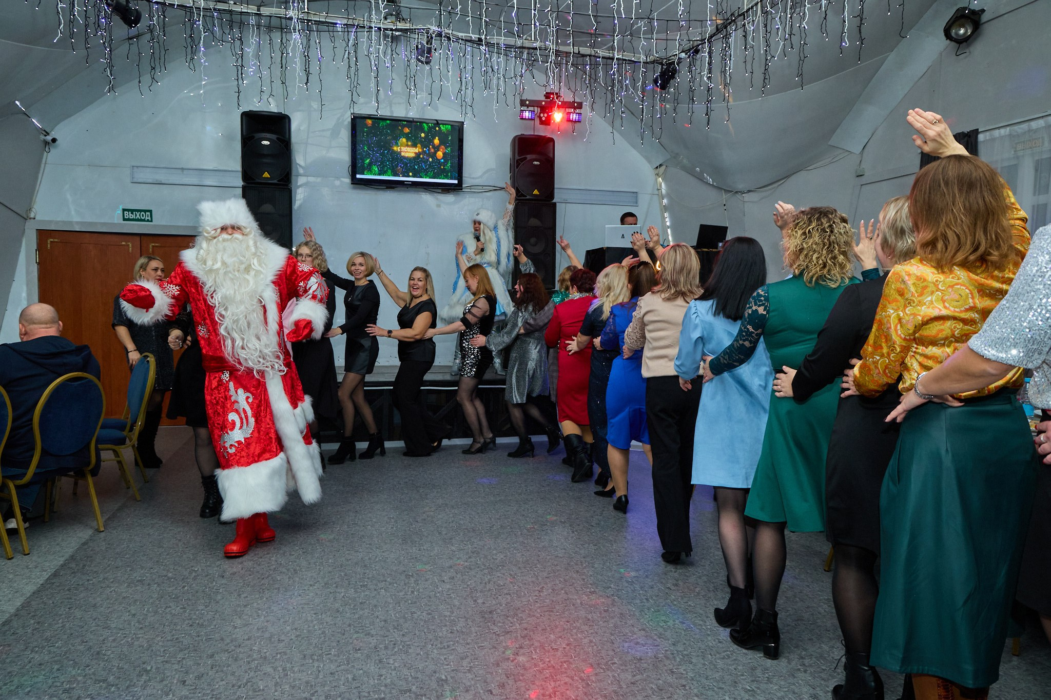 Предновогодняя вечеринка. Свадебный и семейный фотограф в г. Волхов Алексей Кочерыжкин