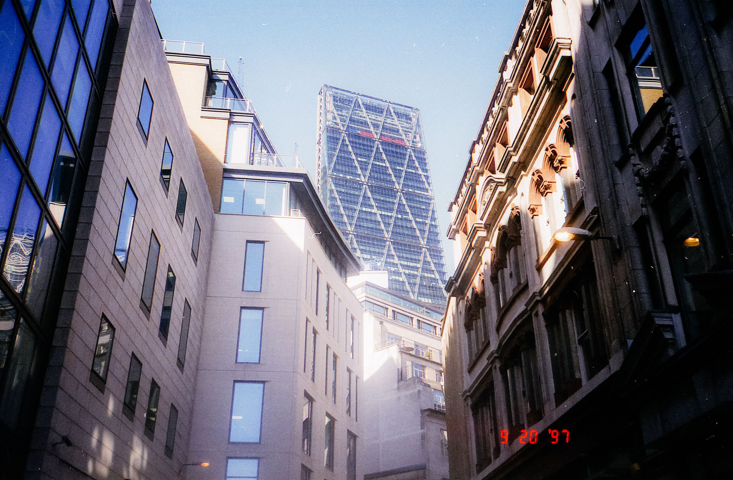 Analogue london. Iraogo